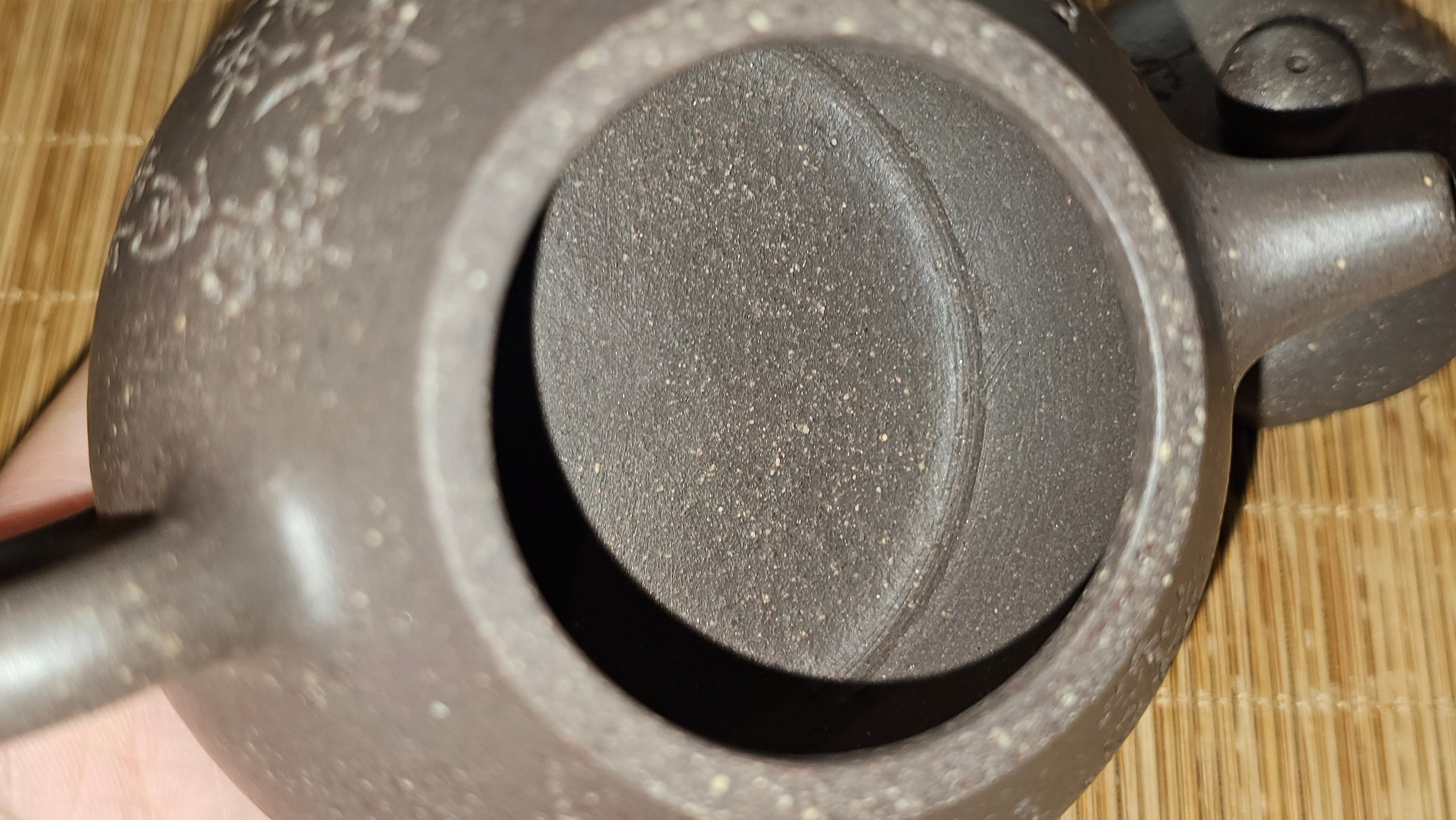 Du Zhi Hu《笃志壶》, 171.6ml, Hei Zi Ni 黑紫泥, by our Craftsman Zhang Huan 张欢, Calligraphy and Plum Blossoms Engraving by Craftsman Yi Cheng 逸成 ~ Congratulations!to Ms S.M.! 1722hrs 14th August 2025, Velden! The Netherlands🇳🇱!