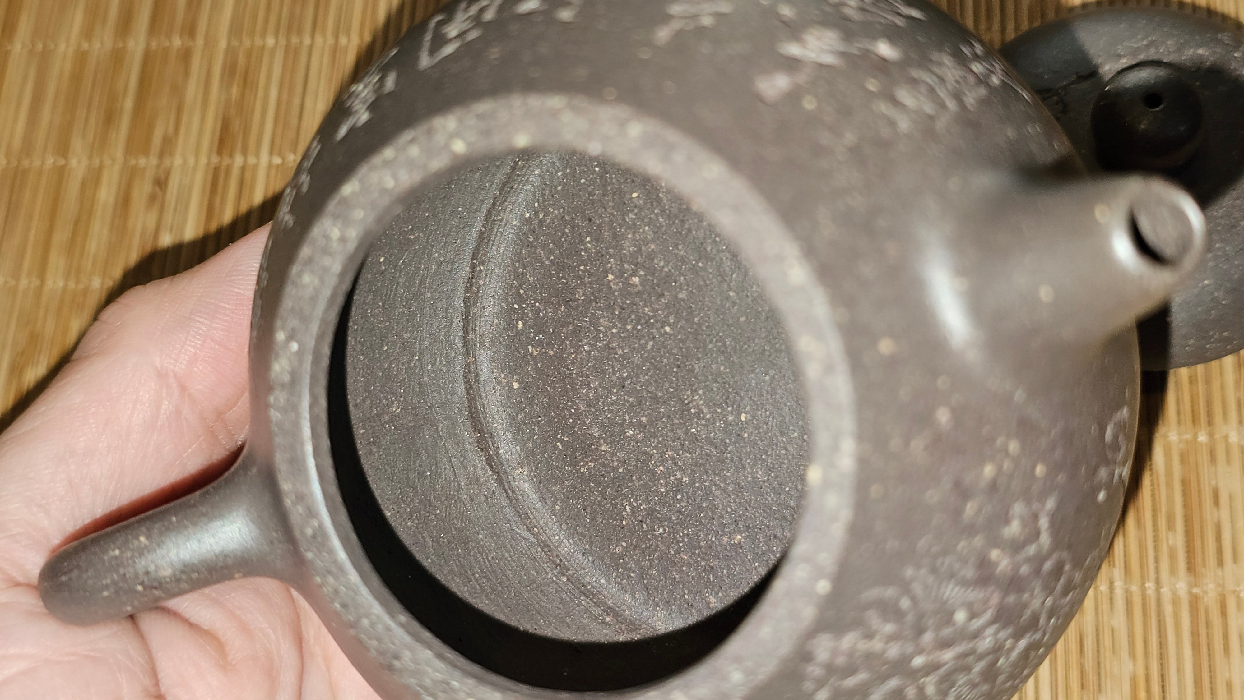 Du Zhi Hu《笃志壶》, 171.6ml, Hei Zi Ni 黑紫泥, by our Craftsman Zhang Huan 张欢, Calligraphy and Plum Blossoms Engraving by Craftsman Yi Cheng 逸成 ~ Congratulations!to Ms S.M.! 1722hrs 14th August 2025, Velden! The Netherlands🇳🇱!