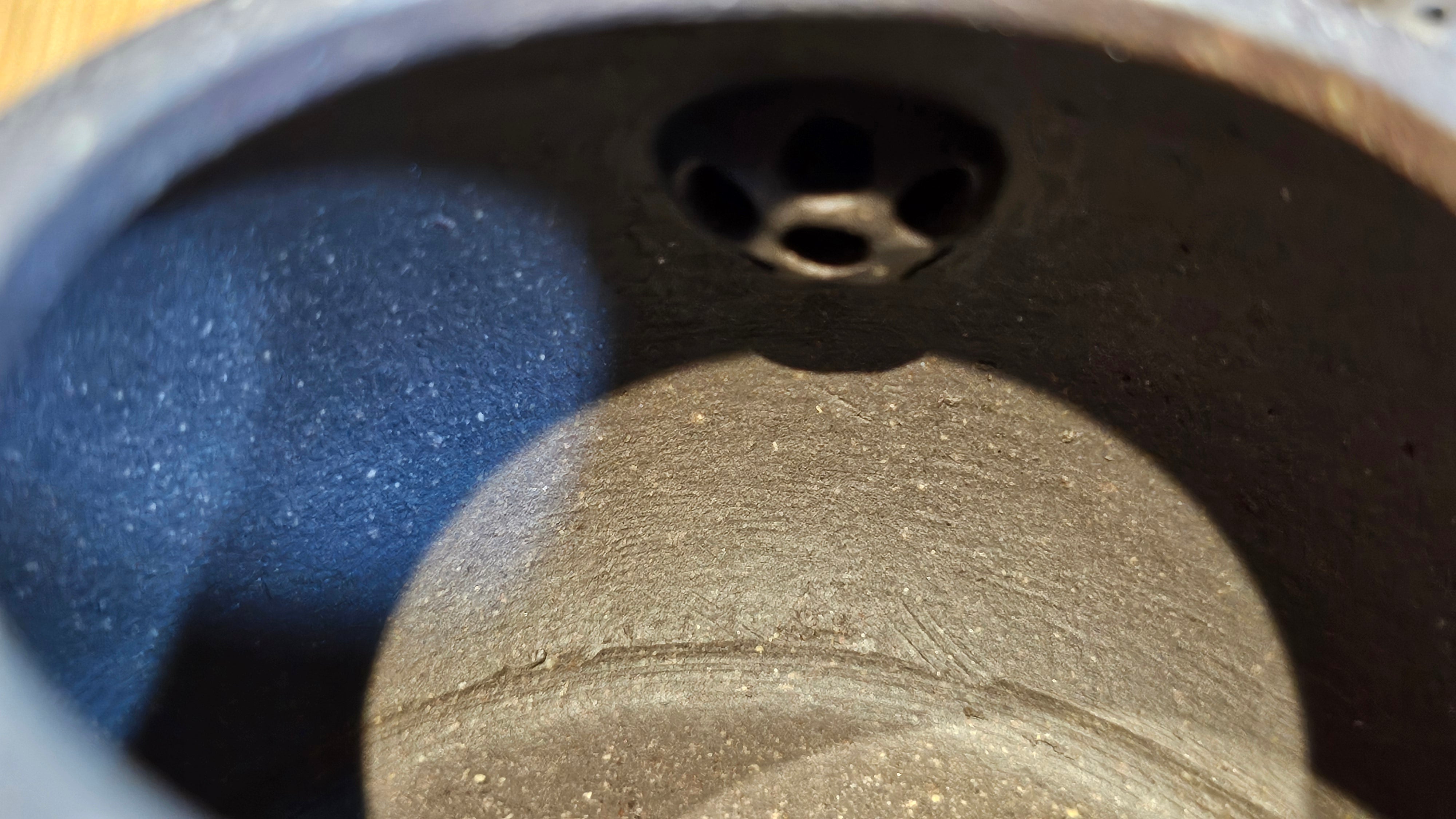 Du Zhi Hu《笃志壶》, 171.6ml, Hei Zi Ni 黑紫泥, by our Craftsman Zhang Huan 张欢, Calligraphy and Plum Blossoms Engraving by Craftsman Yi Cheng 逸成 ~ Congratulations!to Ms S.M.! 1722hrs 14th August 2025, Velden! The Netherlands🇳🇱!