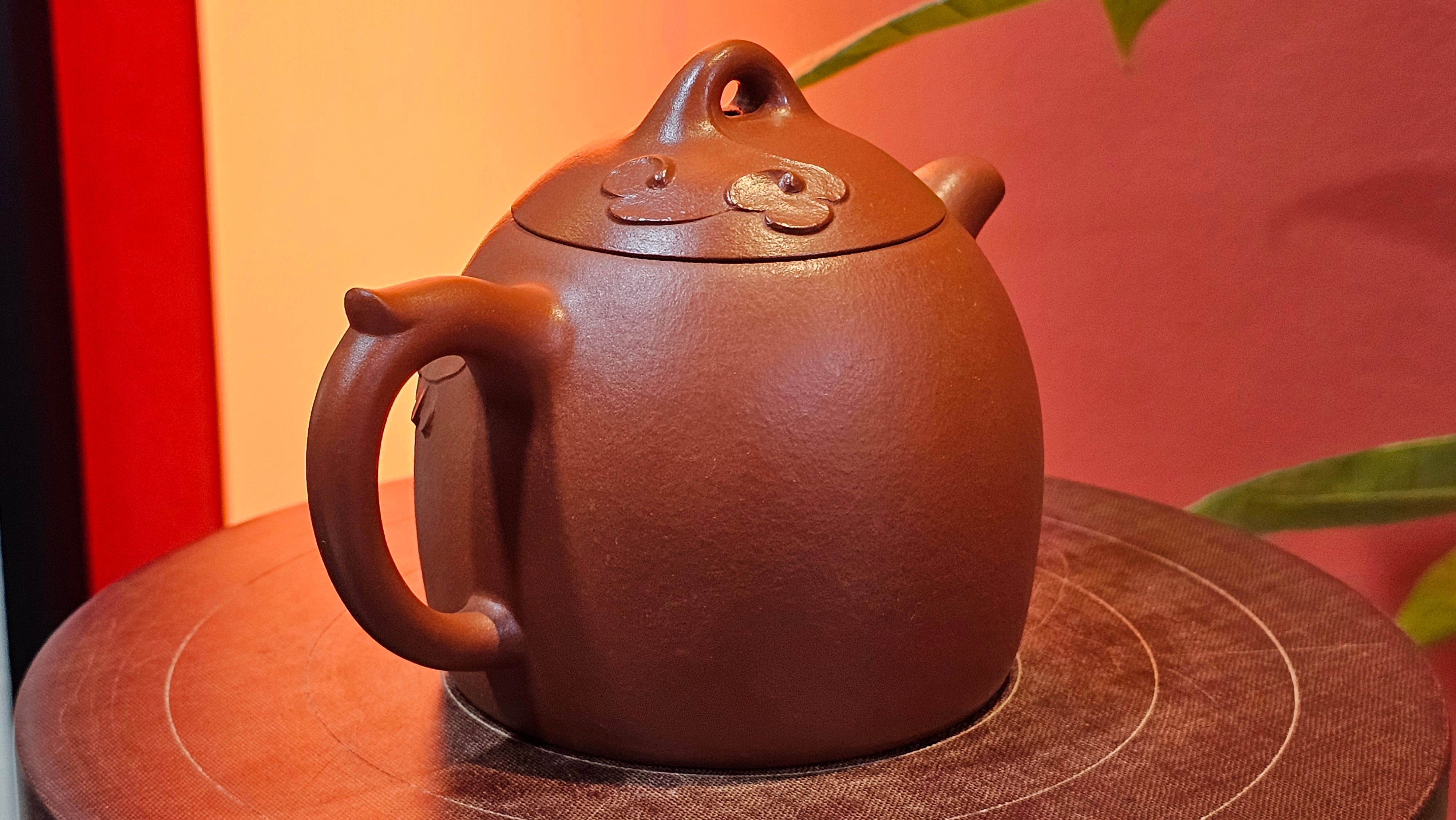 Qin Quan 秦权, with Oriental Clouds Embellishments 云朵贴花工艺, 196.9ml, Xiao Mei Yao Zhu Ni , by Craftsman Chen Yue Fei 陈跃飞 ~ Congratulations to Ms J.P.! 14058hrs 16th August 2025! Salem, OR!