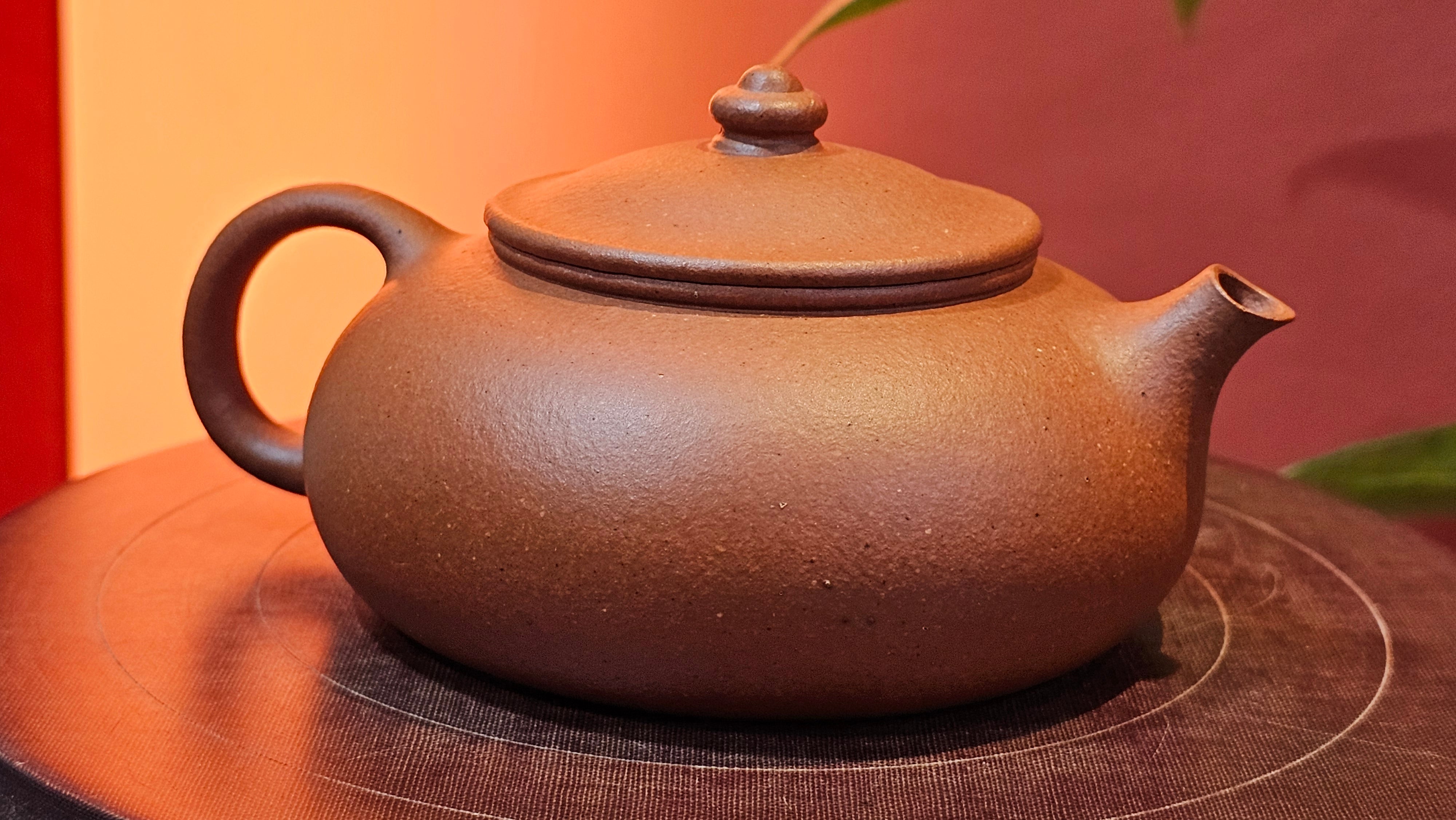 Han Jiang 寒江, 209.3ml, rare Zhu Sha 朱砂 (highest granularity form of ZhuNi), by Craftsman Gu Xiao Ming 顾小明 ~ Congratulations to Mr K.B.! 1555hrs 26th August 2025, Lake Oswego! OR!