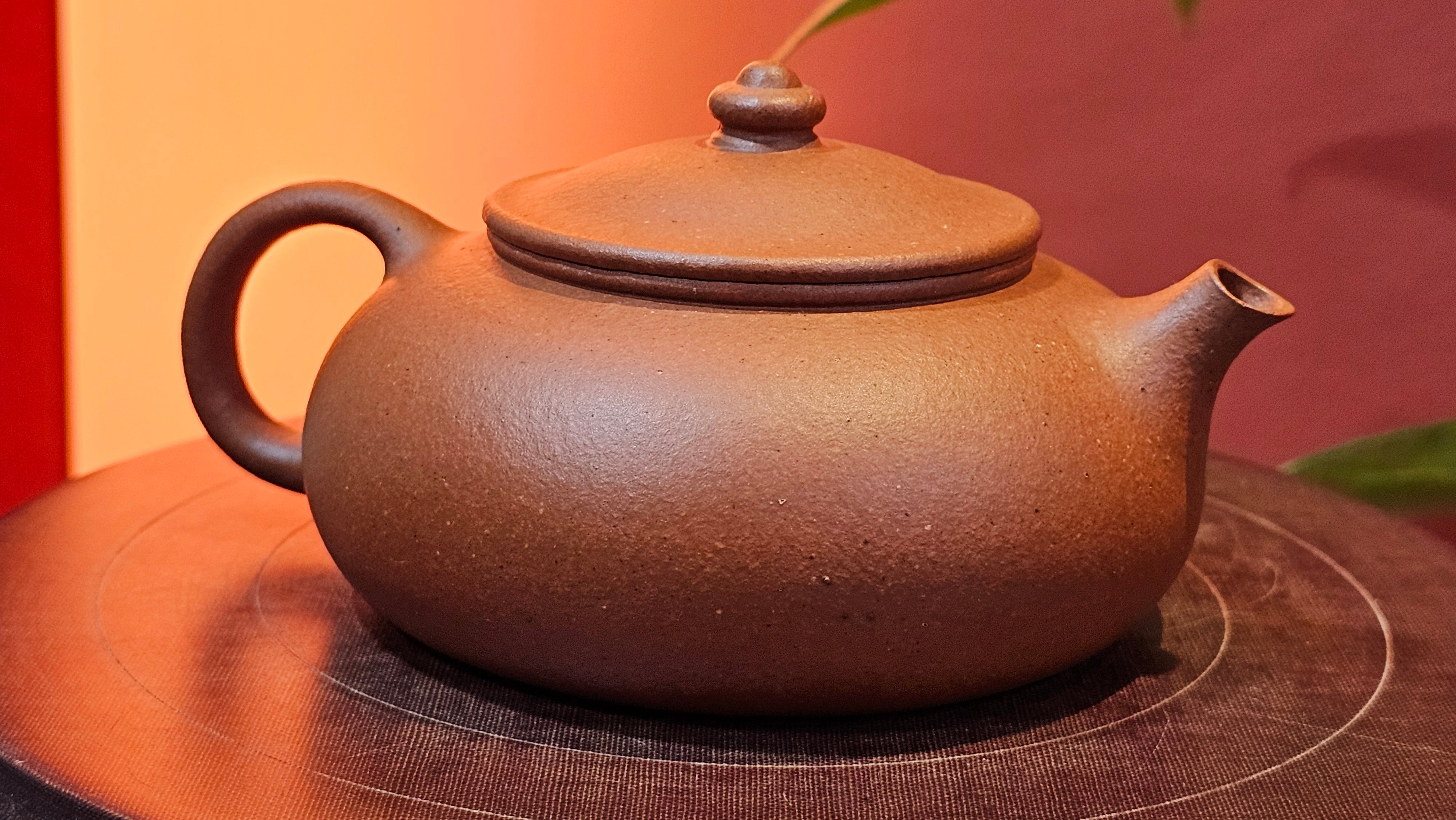 Han Jiang 寒江, 209.3ml, rare Zhu Sha 朱砂 (highest granularity form of ZhuNi), by Craftsman Gu Xiao Ming 顾小明 ~ Congratulations to Mr K.B.! 1555hrs 26th August 2025, Lake Oswego! OR!