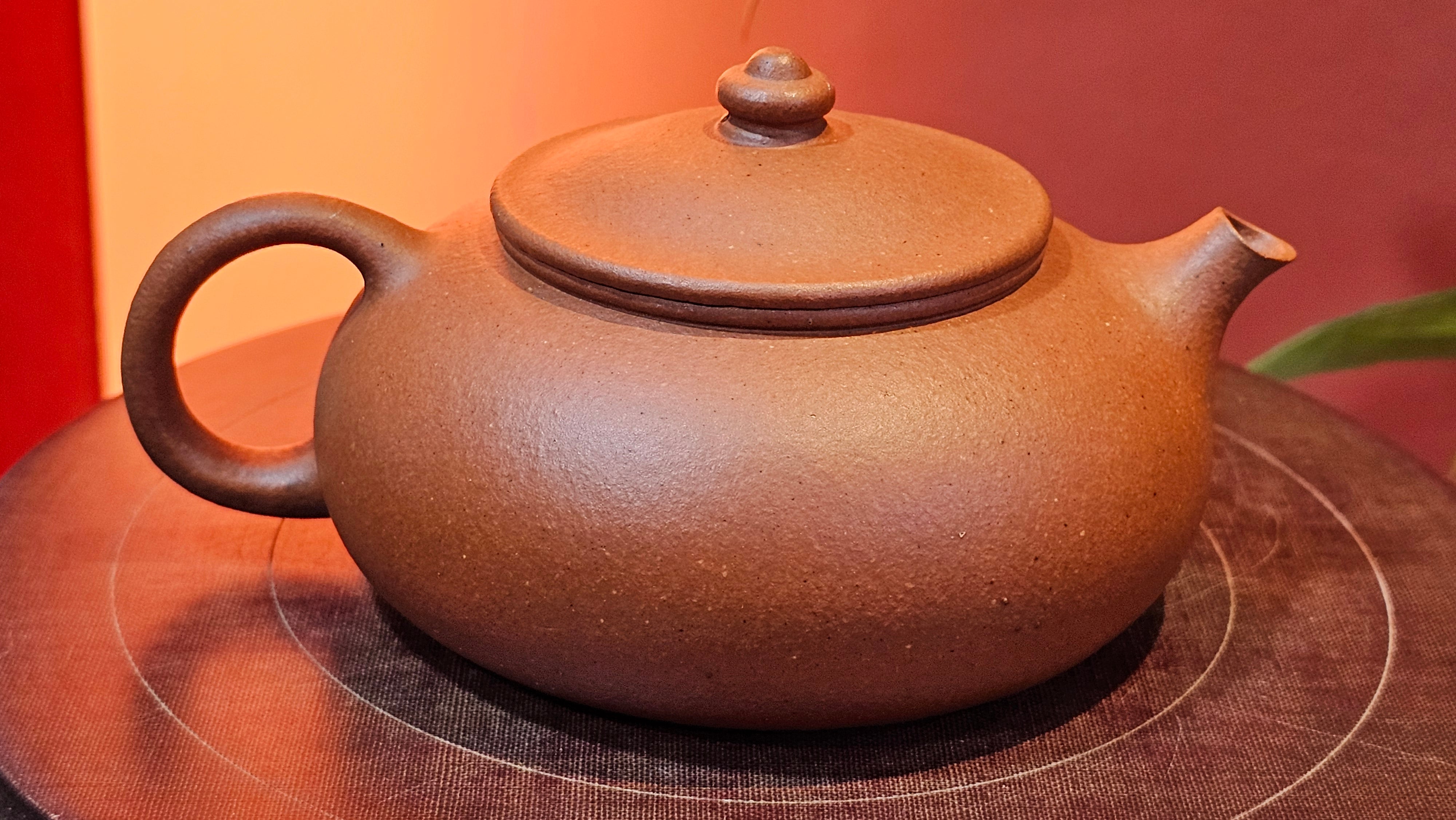 Han Jiang 寒江, 209.3ml, rare Zhu Sha 朱砂 (highest granularity form of ZhuNi), by Craftsman Gu Xiao Ming 顾小明 ~ Congratulations to Mr K.B.! 1555hrs 26th August 2025, Lake Oswego! OR!