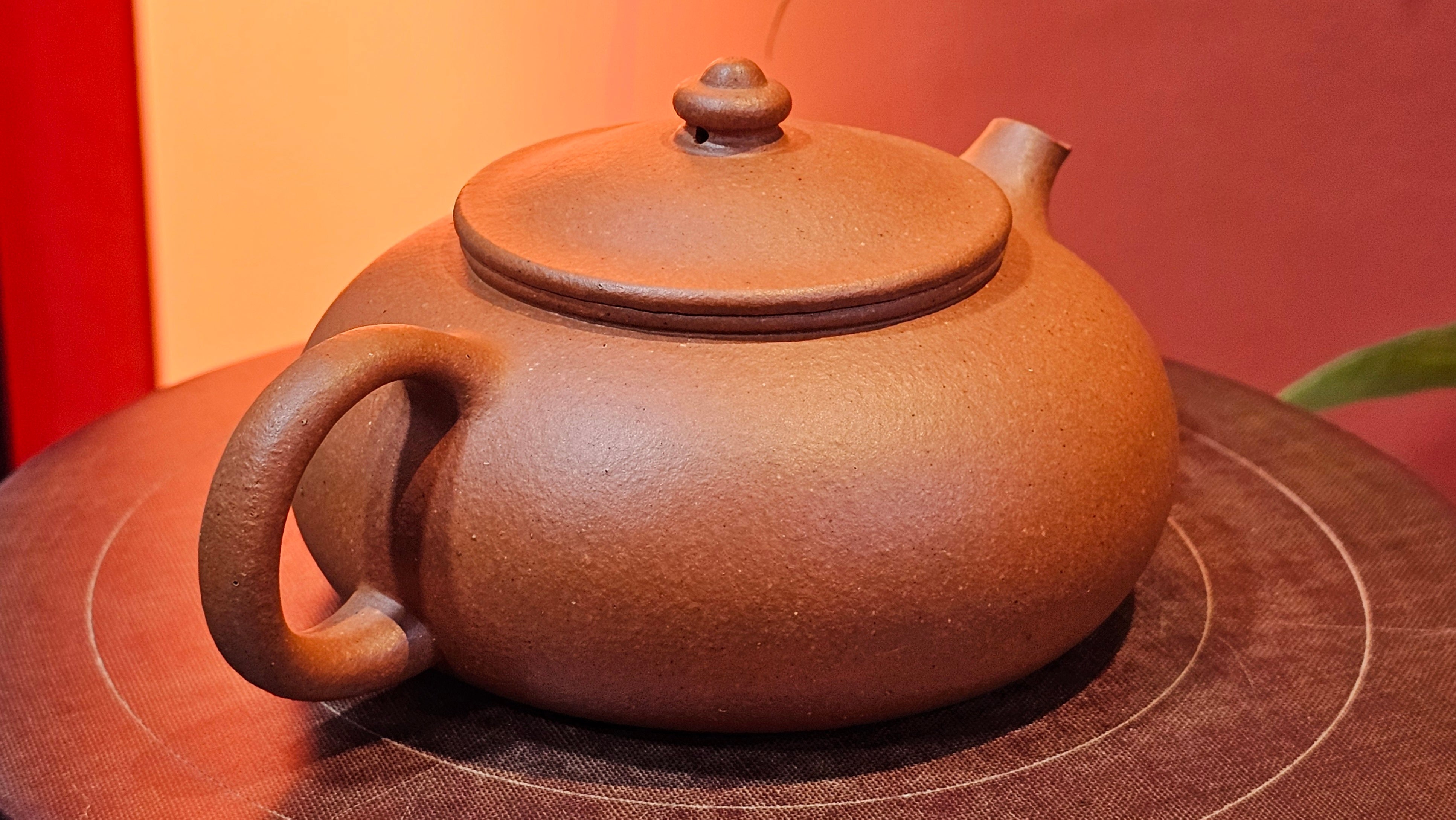 Han Jiang 寒江, 209.3ml, rare Zhu Sha 朱砂 (highest granularity form of ZhuNi), by Craftsman Gu Xiao Ming 顾小明 ~ Congratulations to Mr K.B.! 1555hrs 26th August 2025, Lake Oswego! OR!