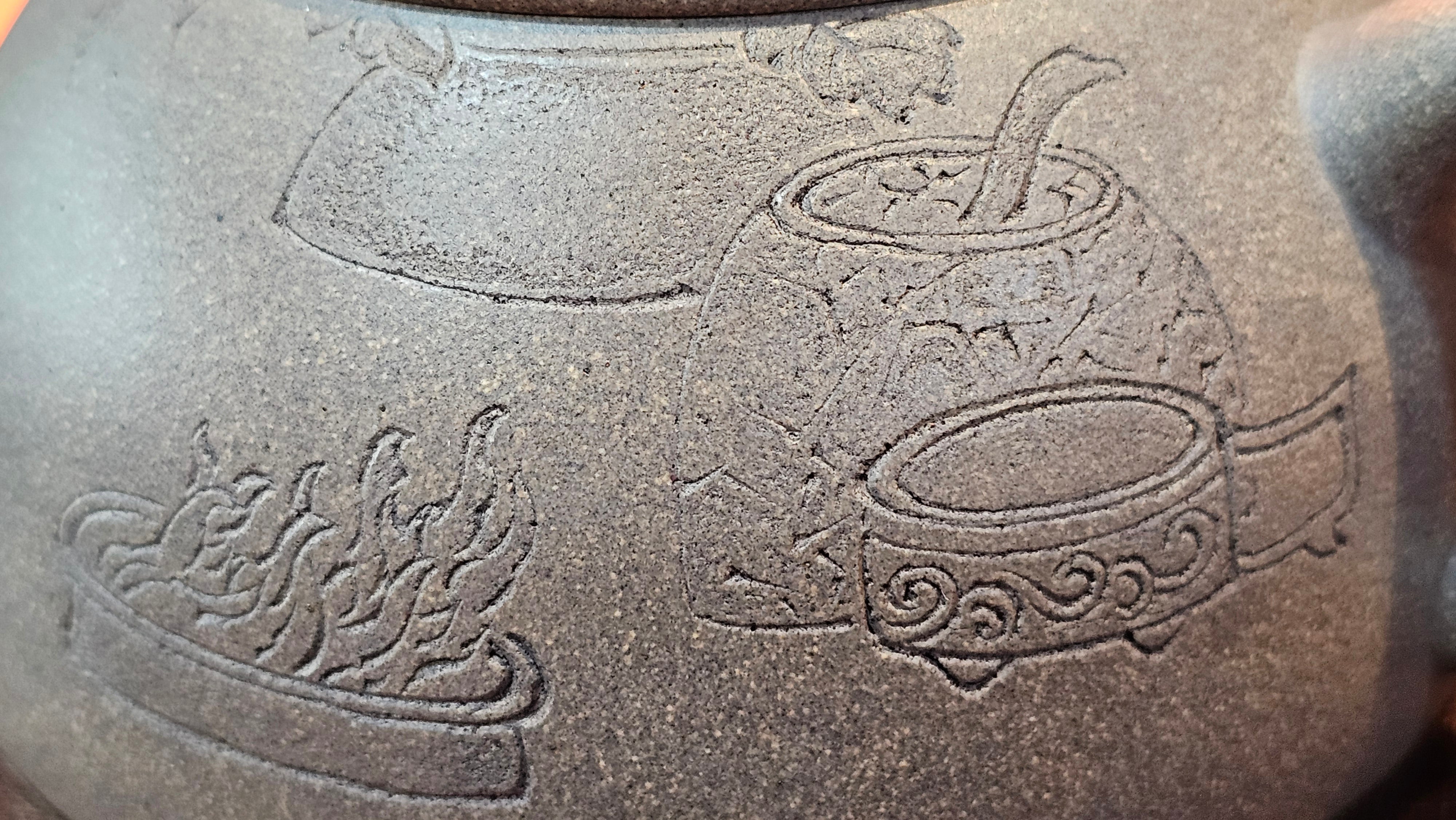 Ban Yue Hu《半月壶》~ "Half Moon Pot", 133.7ml, Qing Hui Duan 青灰段泥, by our Craftsman Zhang Huan 张欢, "Qing Gong Tu" 清供图 Engraving by Craftsman Nan Shan Lao Ren 南山老人 ~!Congratulations to Mr J.S.! 1114hrs 15th August 2025, Chicago, IL!