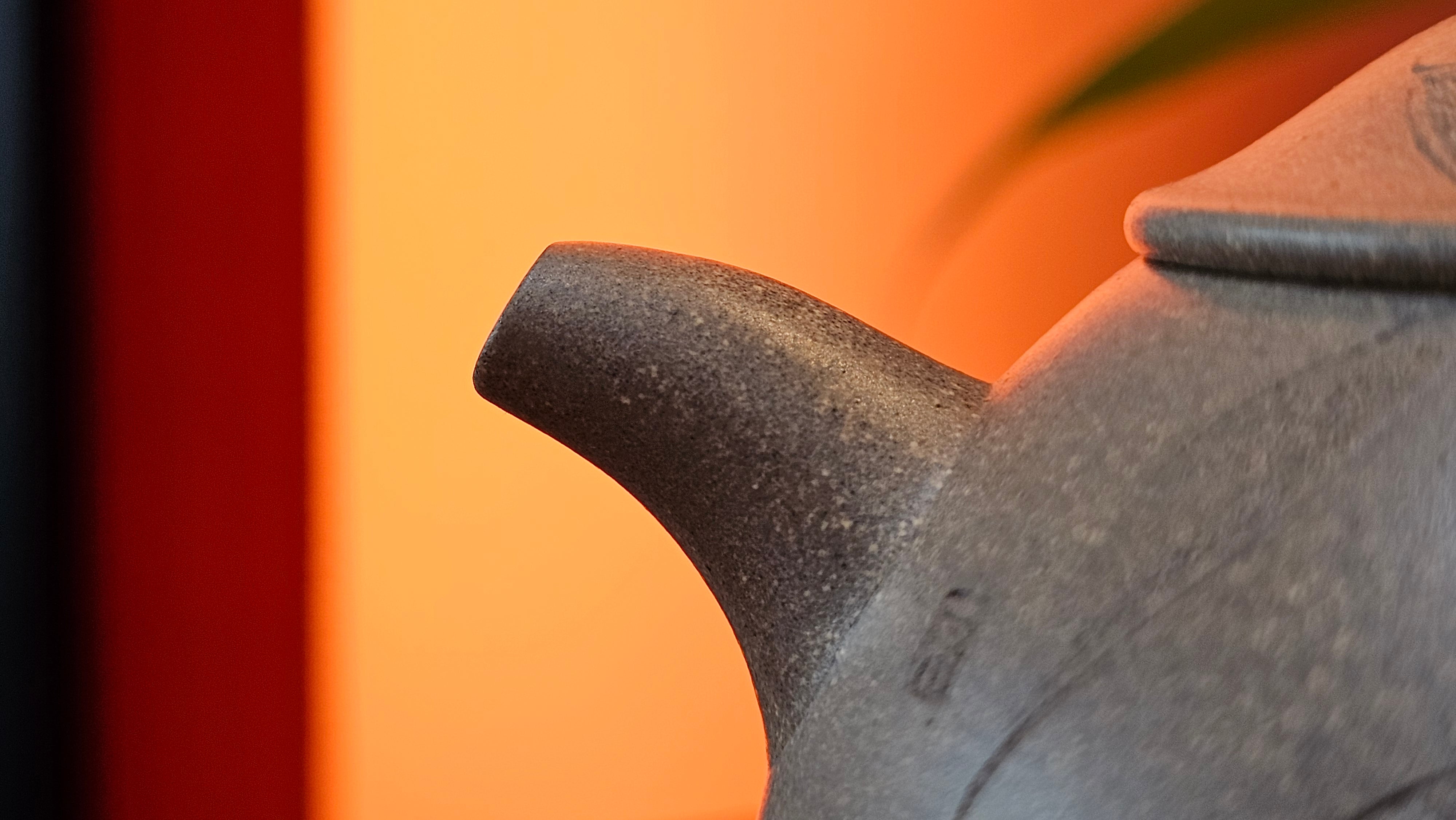 Ban Yue Hu《半月壶》~ "Half Moon Pot", 133.7ml, Qing Hui Duan 青灰段泥, by our Craftsman Zhang Huan 张欢, "Qing Gong Tu" 清供图 Engraving by Craftsman Nan Shan Lao Ren 南山老人 ~!Congratulations to Mr J.S.! 1114hrs 15th August 2025, Chicago, IL!