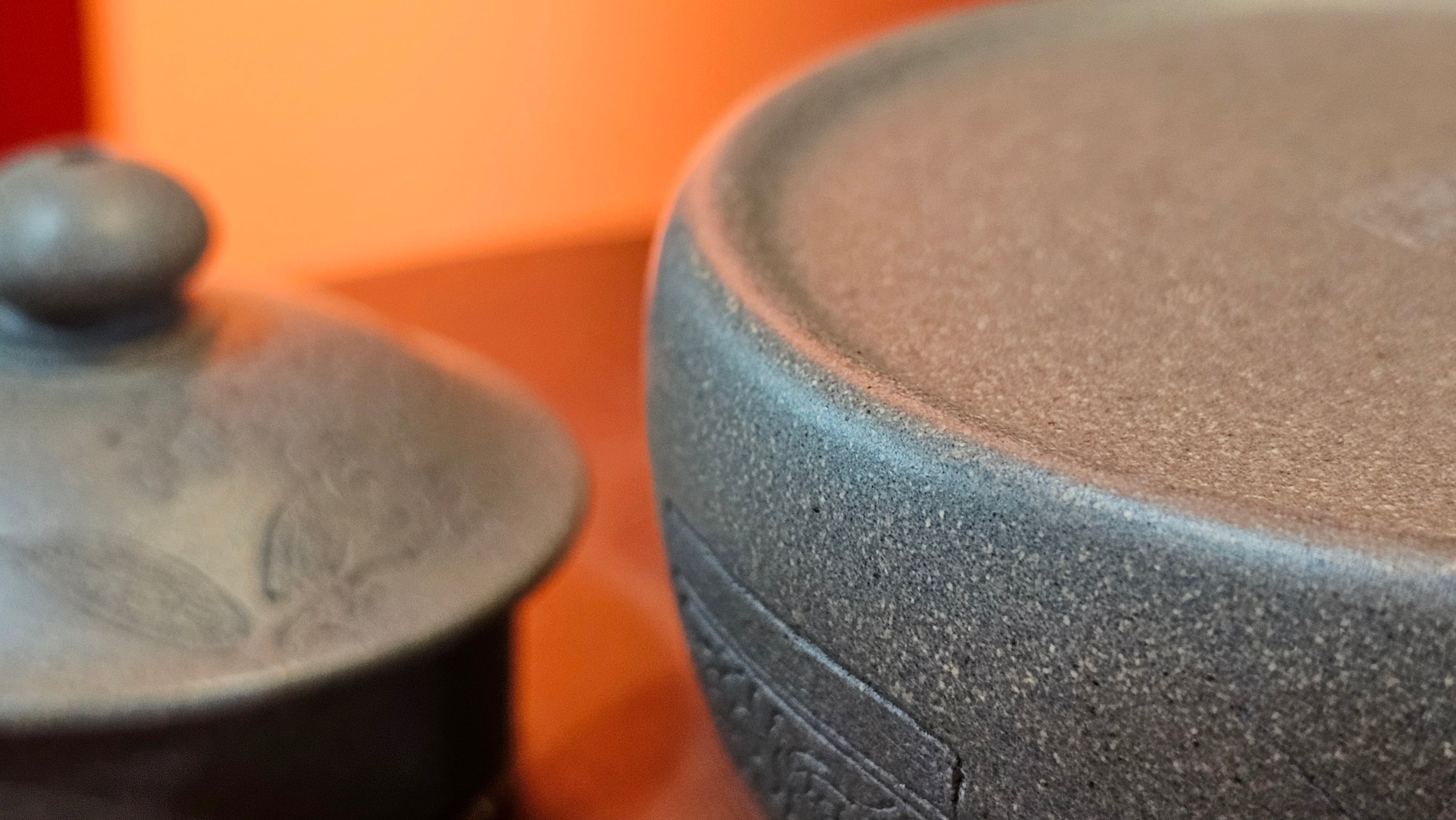 Ban Yue Hu《半月壶》~ "Half Moon Pot", 133.7ml, Qing Hui Duan 青灰段泥, by our Craftsman Zhang Huan 张欢, "Qing Gong Tu" 清供图 Engraving by Craftsman Nan Shan Lao Ren 南山老人 ~!Congratulations to Mr J.S.! 1114hrs 15th August 2025, Chicago, IL!