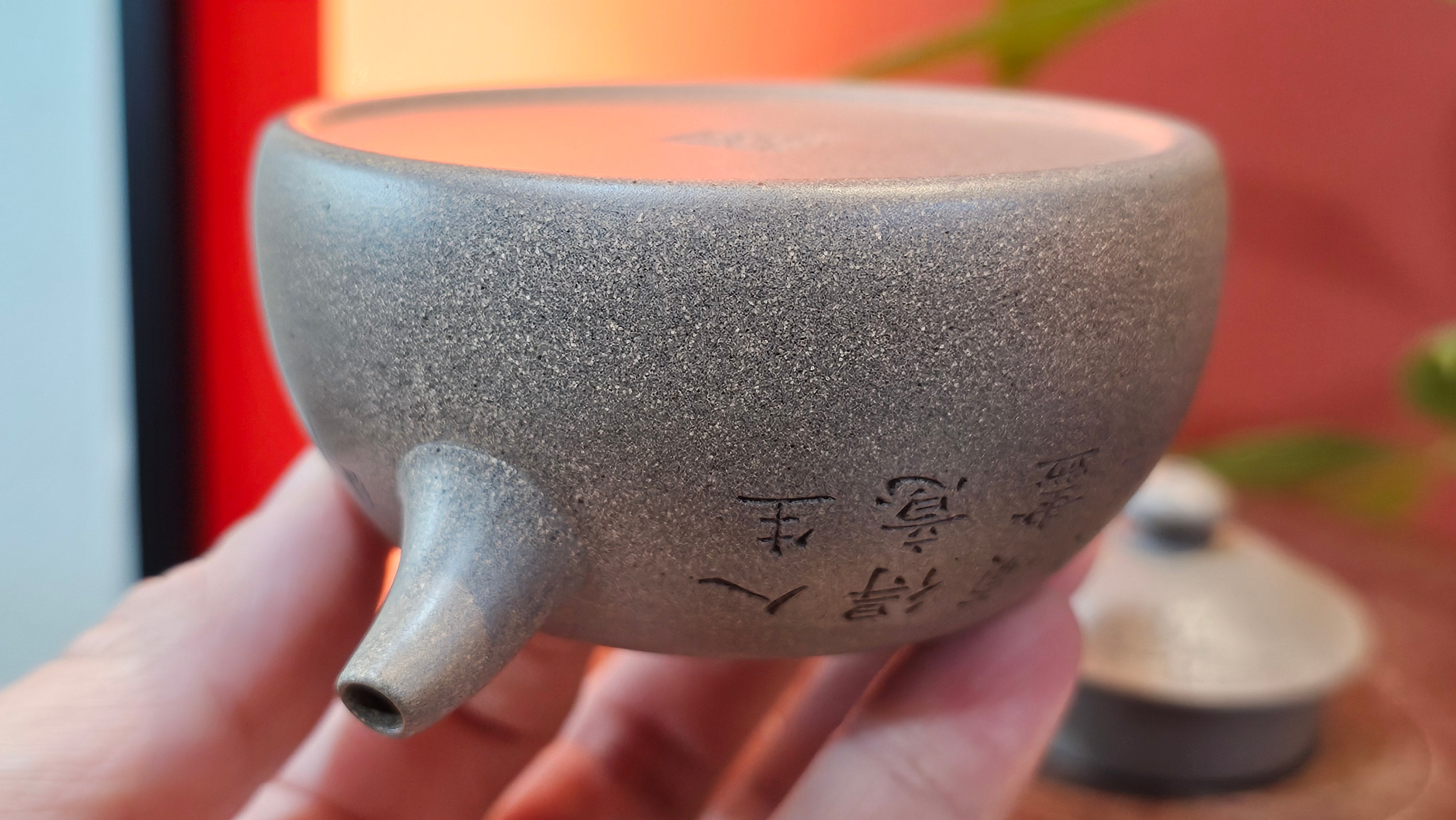 Ban Yue Hu《半月壶》~ "Half Moon Pot", 133.7ml, Qing Hui Duan 青灰段泥, by our Craftsman Zhang Huan 张欢, "Qing Gong Tu" 清供图 Engraving by Craftsman Nan Shan Lao Ren 南山老人 ~!Congratulations to Mr J.S.! 1114hrs 15th August 2025, Chicago, IL!