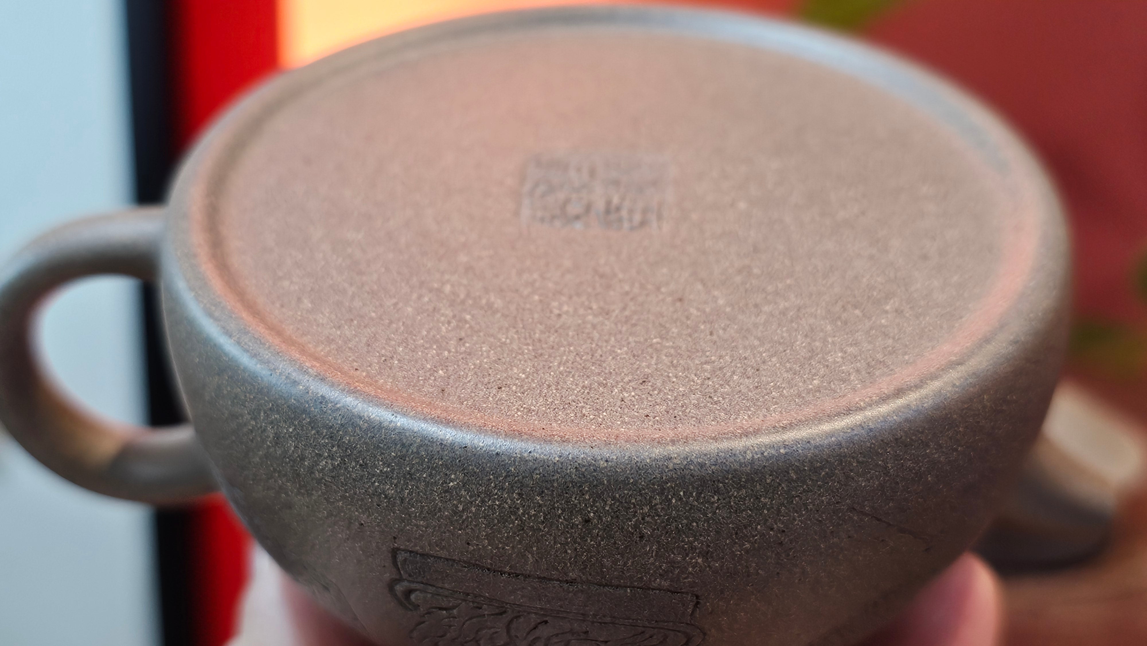 Ban Yue Hu《半月壶》~ "Half Moon Pot", 133.7ml, Qing Hui Duan 青灰段泥, by our Craftsman Zhang Huan 张欢, "Qing Gong Tu" 清供图 Engraving by Craftsman Nan Shan Lao Ren 南山老人 ~!Congratulations to Mr J.S.! 1114hrs 15th August 2025, Chicago, IL!