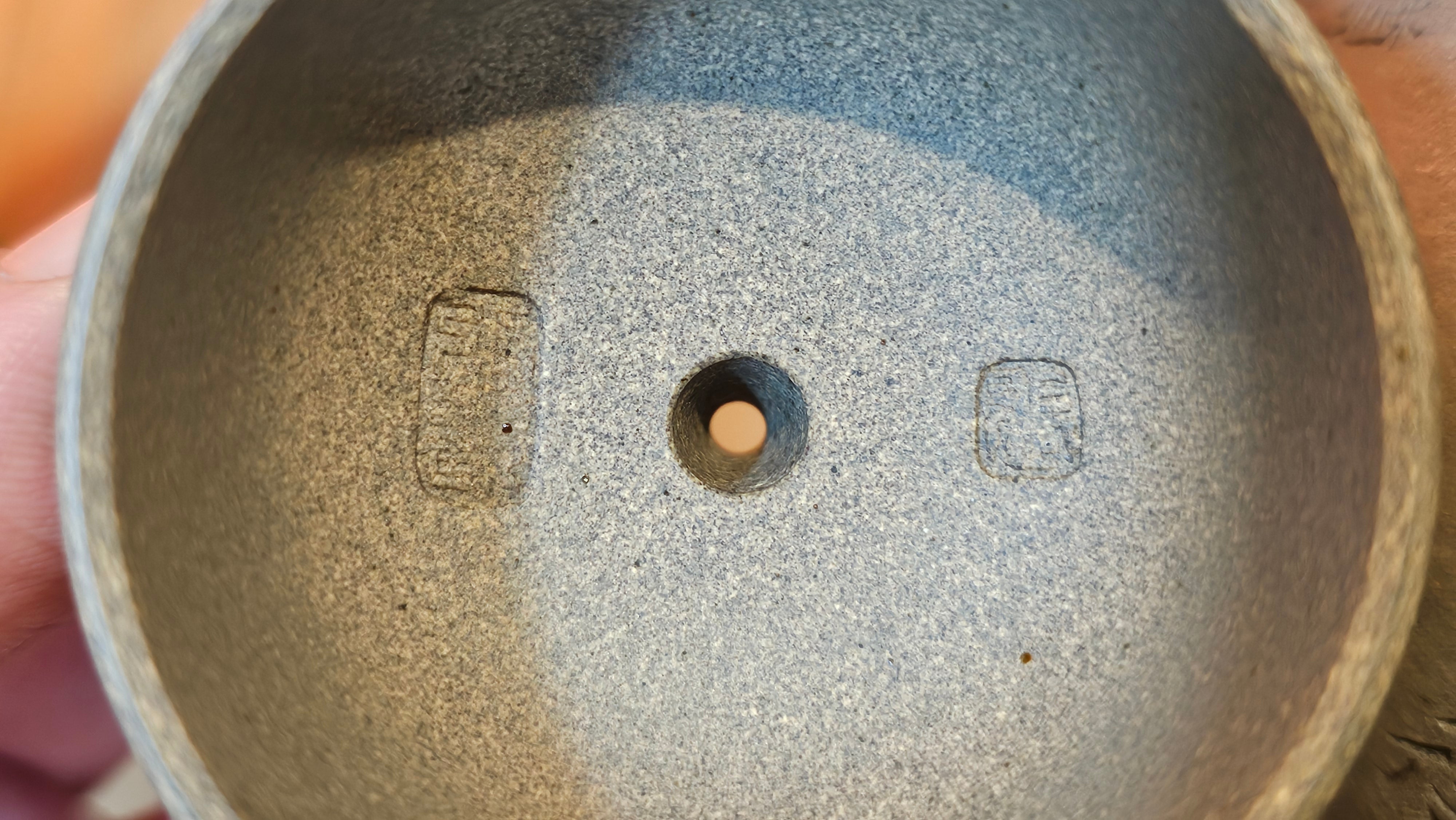 Ban Yue Hu《半月壶》~ "Half Moon Pot", 133.7ml, Qing Hui Duan 青灰段泥, by our Craftsman Zhang Huan 张欢, "Qing Gong Tu" 清供图 Engraving by Craftsman Nan Shan Lao Ren 南山老人 ~!Congratulations to Mr J.S.! 1114hrs 15th August 2025, Chicago, IL!