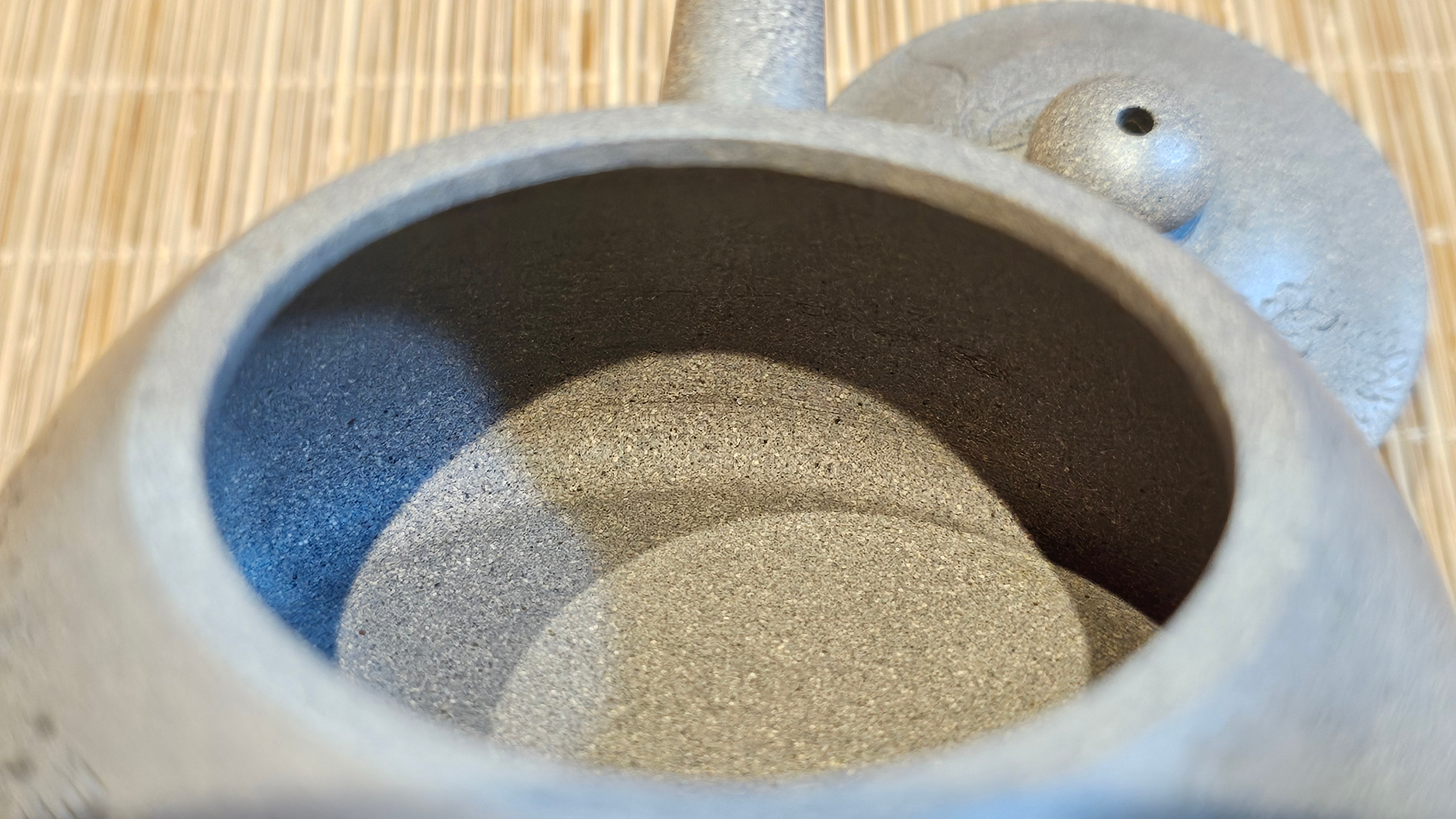 Ban Yue Hu《半月壶》~ "Half Moon Pot", 133.7ml, Qing Hui Duan 青灰段泥, by our Craftsman Zhang Huan 张欢, "Qing Gong Tu" 清供图 Engraving by Craftsman Nan Shan Lao Ren 南山老人 ~!Congratulations to Mr J.S.! 1114hrs 15th August 2025, Chicago, IL!