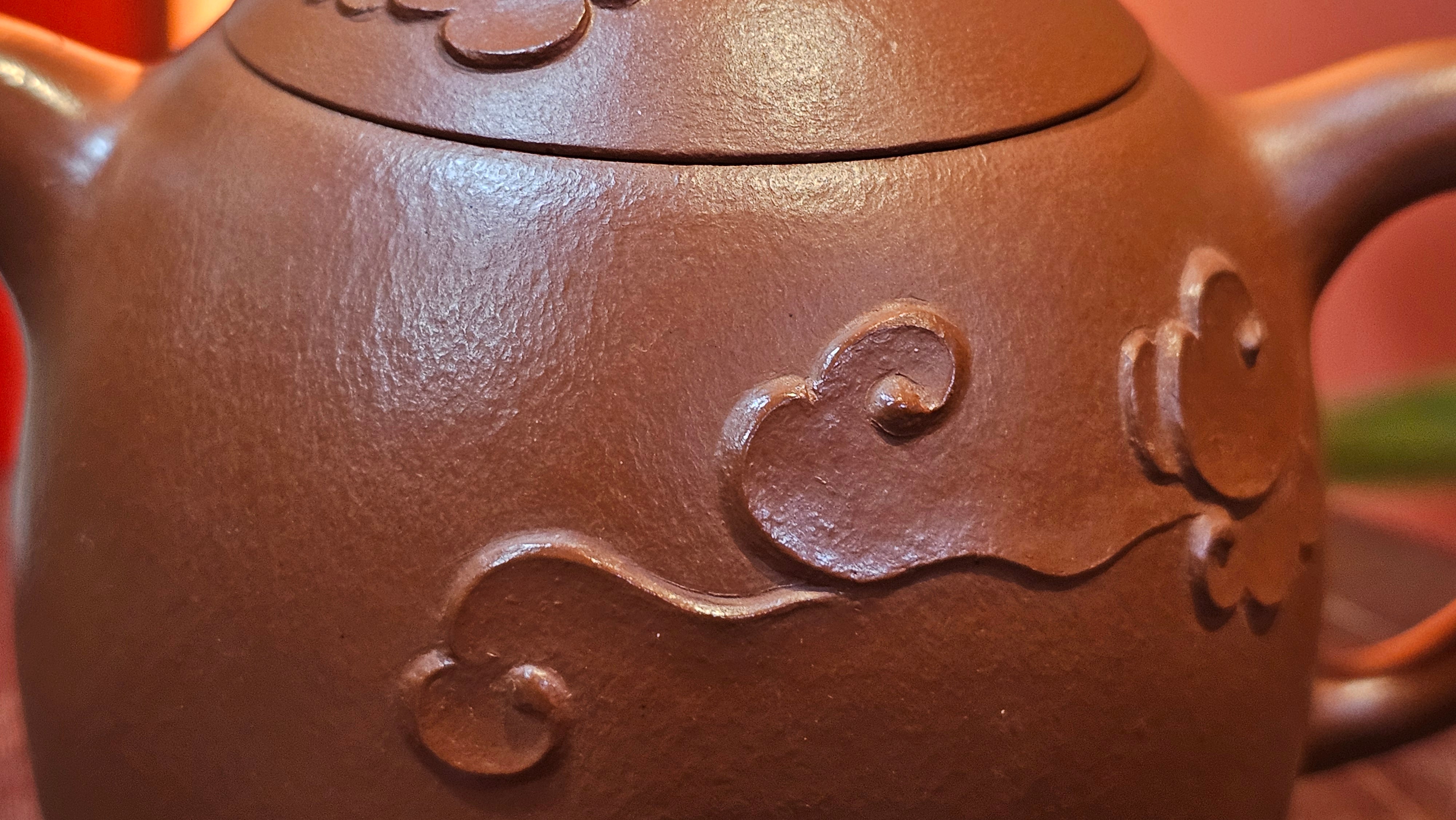 Qin Quan 秦权, with Oriental Clouds Embellishments 云朵贴花工艺, 196.9ml, Xiao Mei Yao Zhu Ni , by Craftsman Chen Yue Fei 陈跃飞 ~ Congratulations to Ms J.P.! 14058hrs 16th August 2025! Salem, OR!