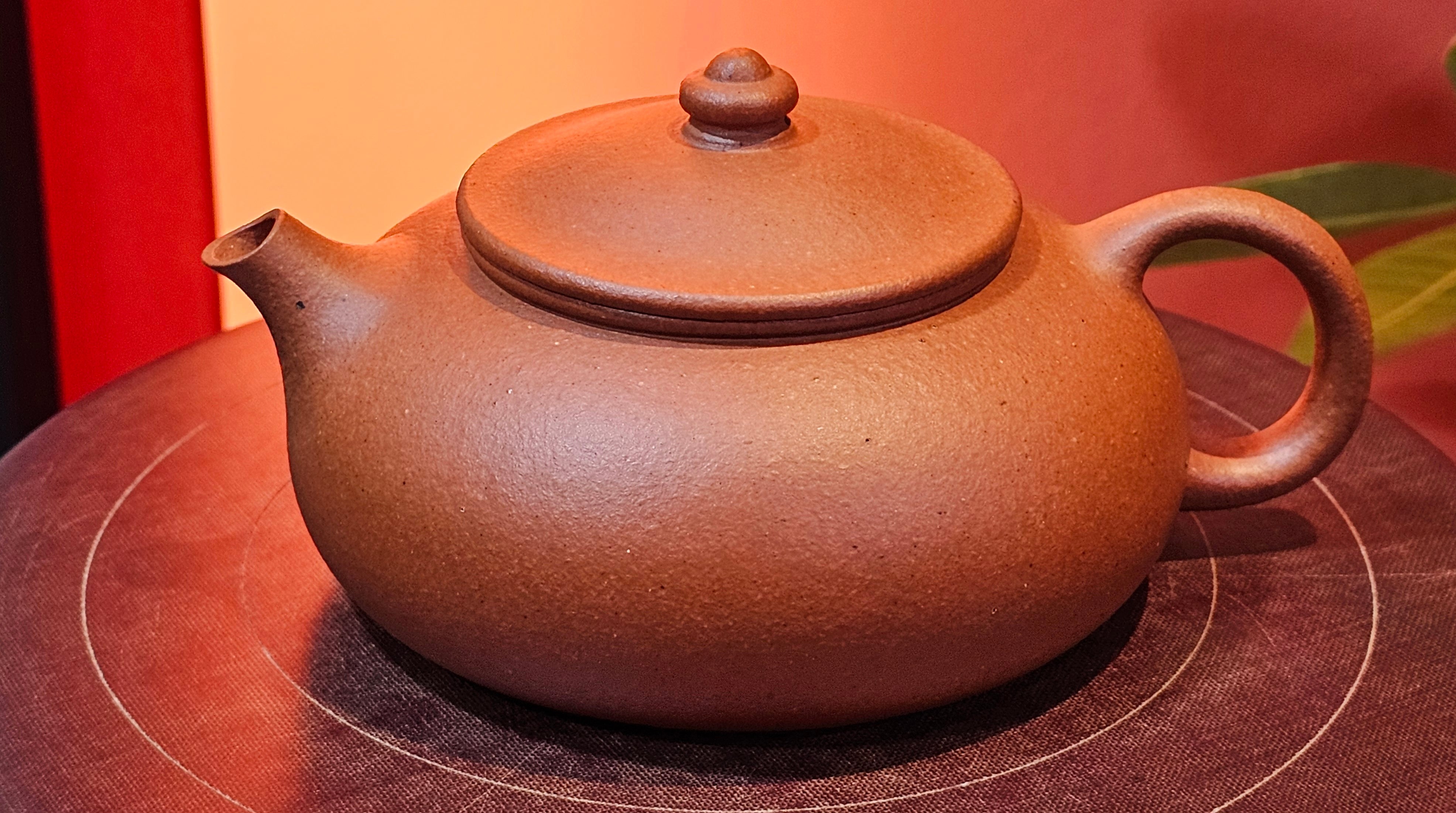 Han Jiang 寒江, 209.3ml, rare Zhu Sha 朱砂 (highest granularity form of ZhuNi), by Craftsman Gu Xiao Ming 顾小明 ~ Congratulations to Mr K.B.! 1555hrs 26th August 2025, Lake Oswego! OR!