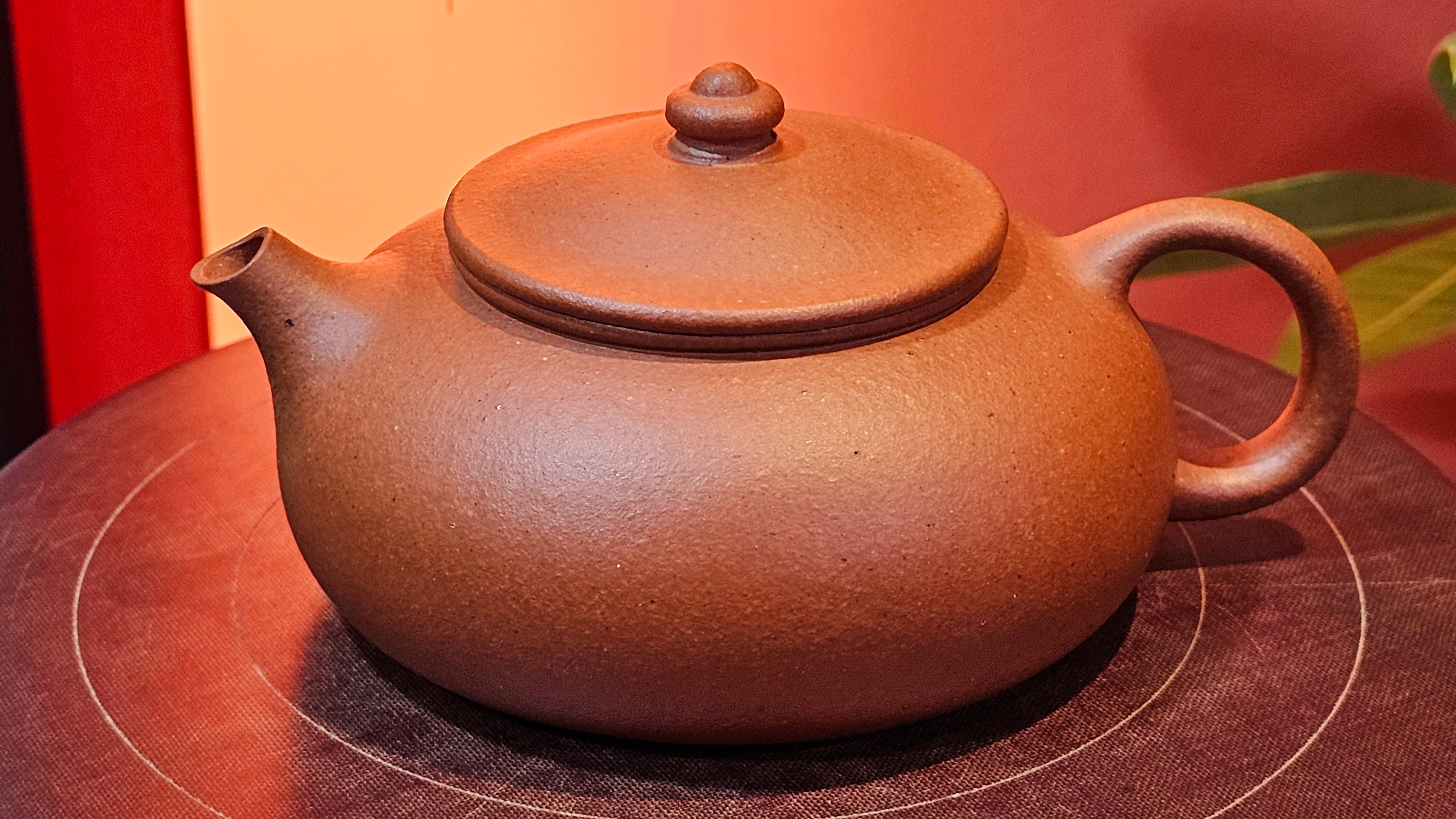 Han Jiang 寒江, 209.3ml, rare Zhu Sha 朱砂 (highest granularity form of ZhuNi), by Craftsman Gu Xiao Ming 顾小明 ~ Congratulations to Mr K.B.! 1555hrs 26th August 2025, Lake Oswego! OR!