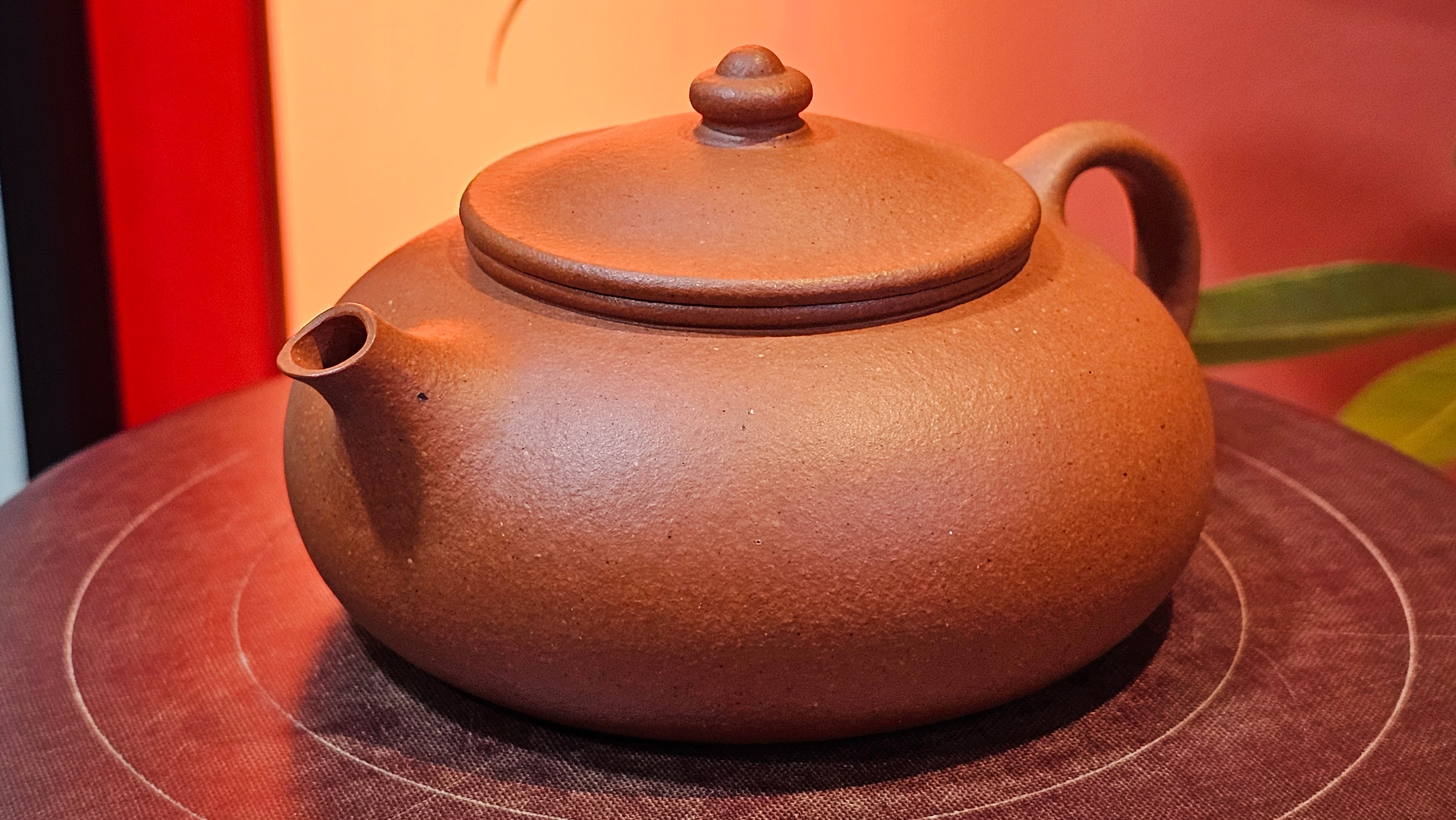 Han Jiang 寒江, 209.3ml, rare Zhu Sha 朱砂 (highest granularity form of ZhuNi), by Craftsman Gu Xiao Ming 顾小明 ~ Congratulations to Mr K.B.! 1555hrs 26th August 2025, Lake Oswego! OR!