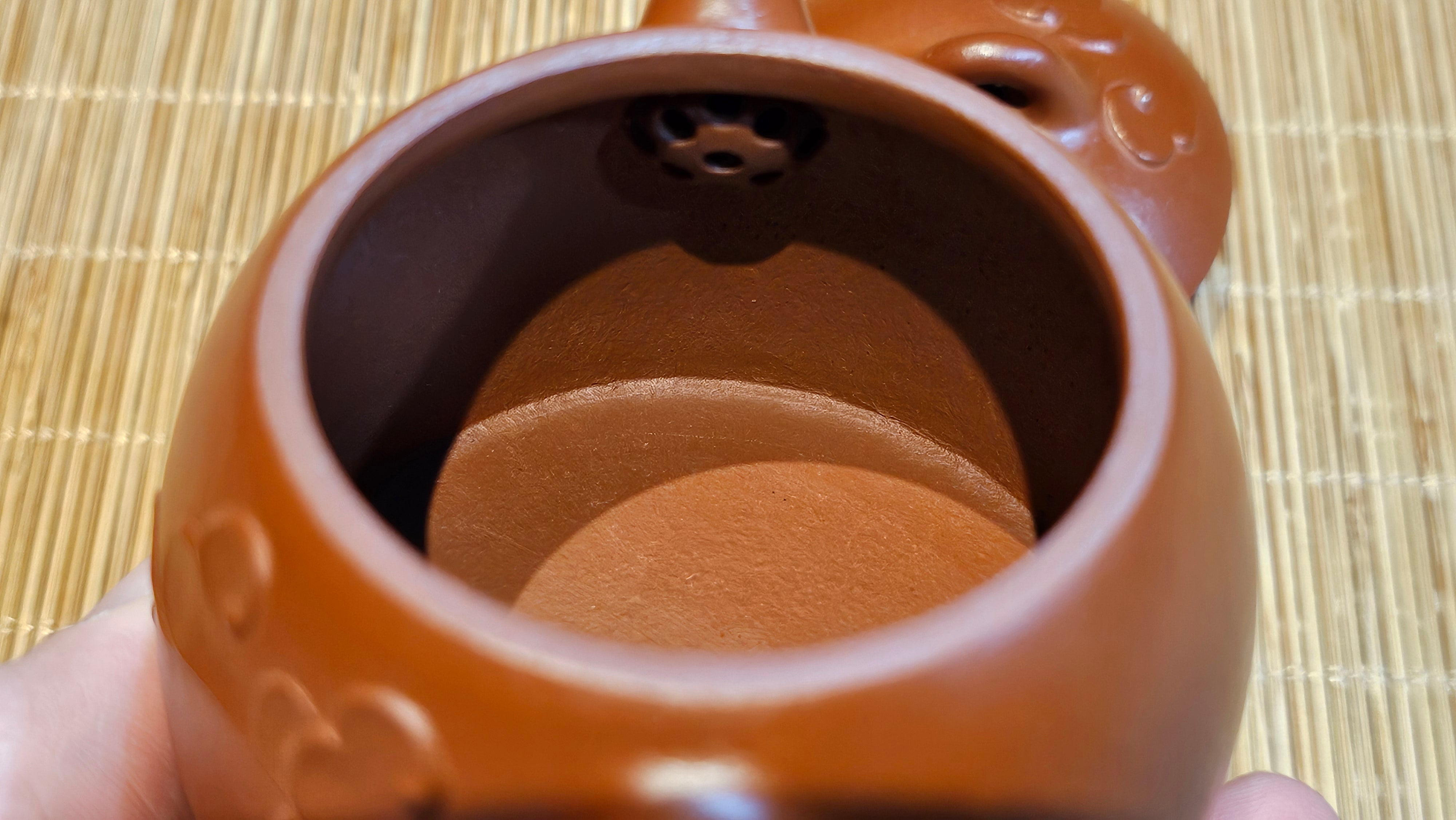 Mini! Qin Quan 秦权, with Oriental Clouds Embellishments 云朵贴花工艺, 115.5ml, Xiao Mei Yao Zhu Ni , by Craftsman Chen Yue Fei 陈跃飞 ~ Congratulations to Mr M.S.! 2049hrs!15th August 2025, Southbury, CT!