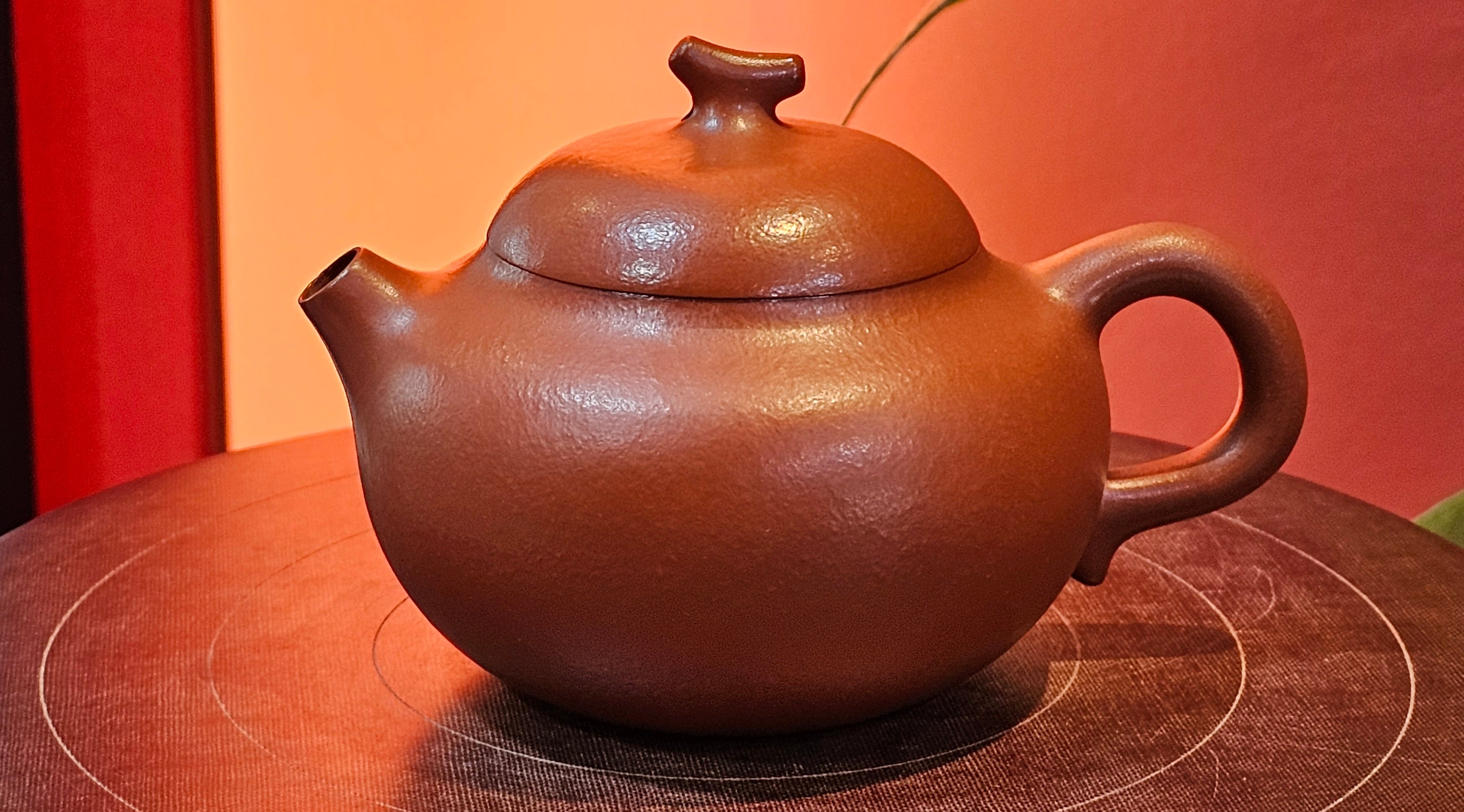 Qie Gua 茄瓜, 132.8ml, Xiao Mei Yao Zhu Ni 小煤窑朱泥,  by our Collaborative Craftsman Wang Hui 王慧, Poem Engraving by Craftsman 一德书 ~ Congratulations!to Mr D.D.! 2153hrs 27th August 2025! Jersey City, NJ!