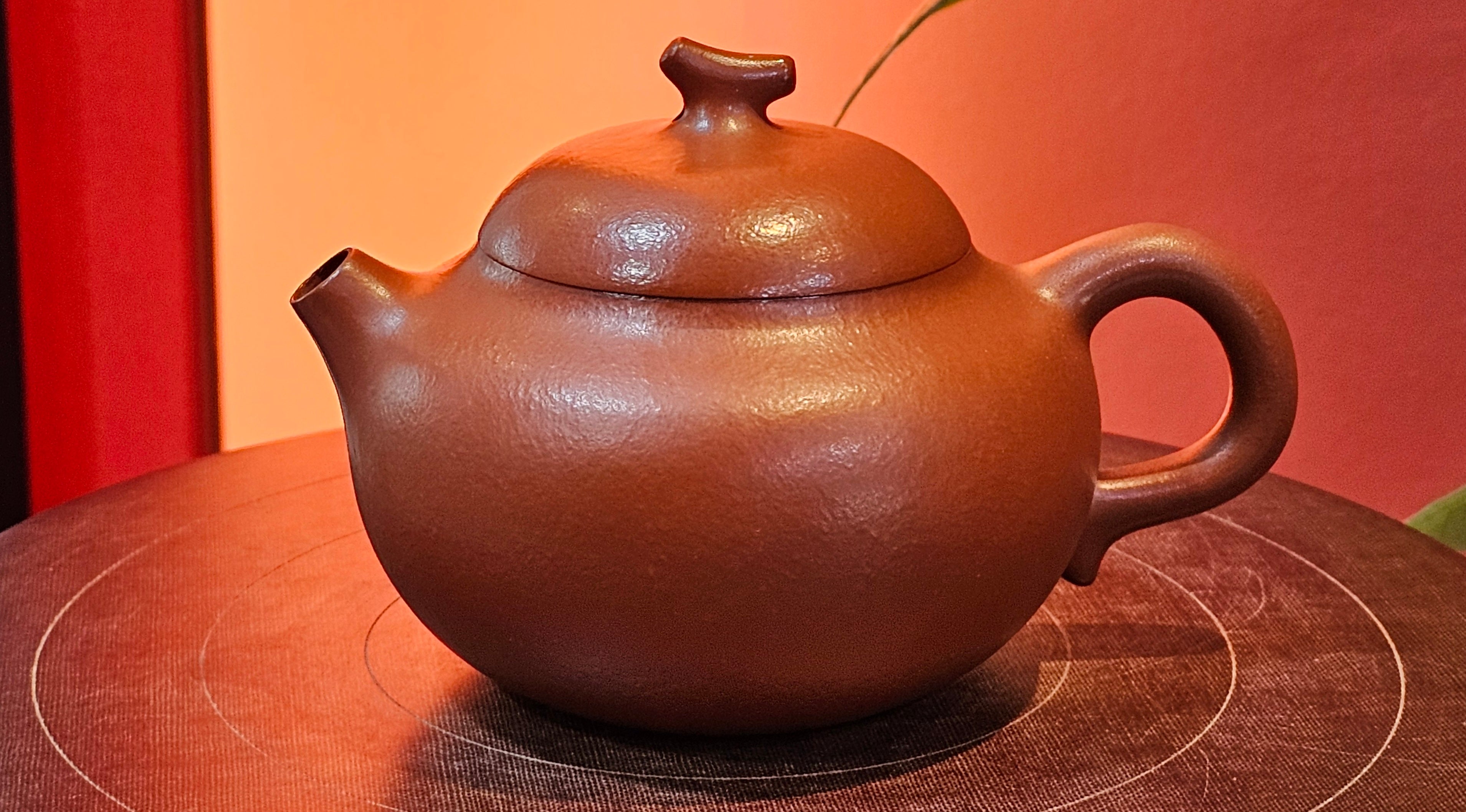 Qie Gua 茄瓜, 132.8ml, Xiao Mei Yao Zhu Ni 小煤窑朱泥,  by our Collaborative Craftsman Wang Hui 王慧, Poem Engraving by Craftsman 一德书 ~ Congratulations!to Mr D.D.! 2153hrs 27th August 2025! Jersey City, NJ!