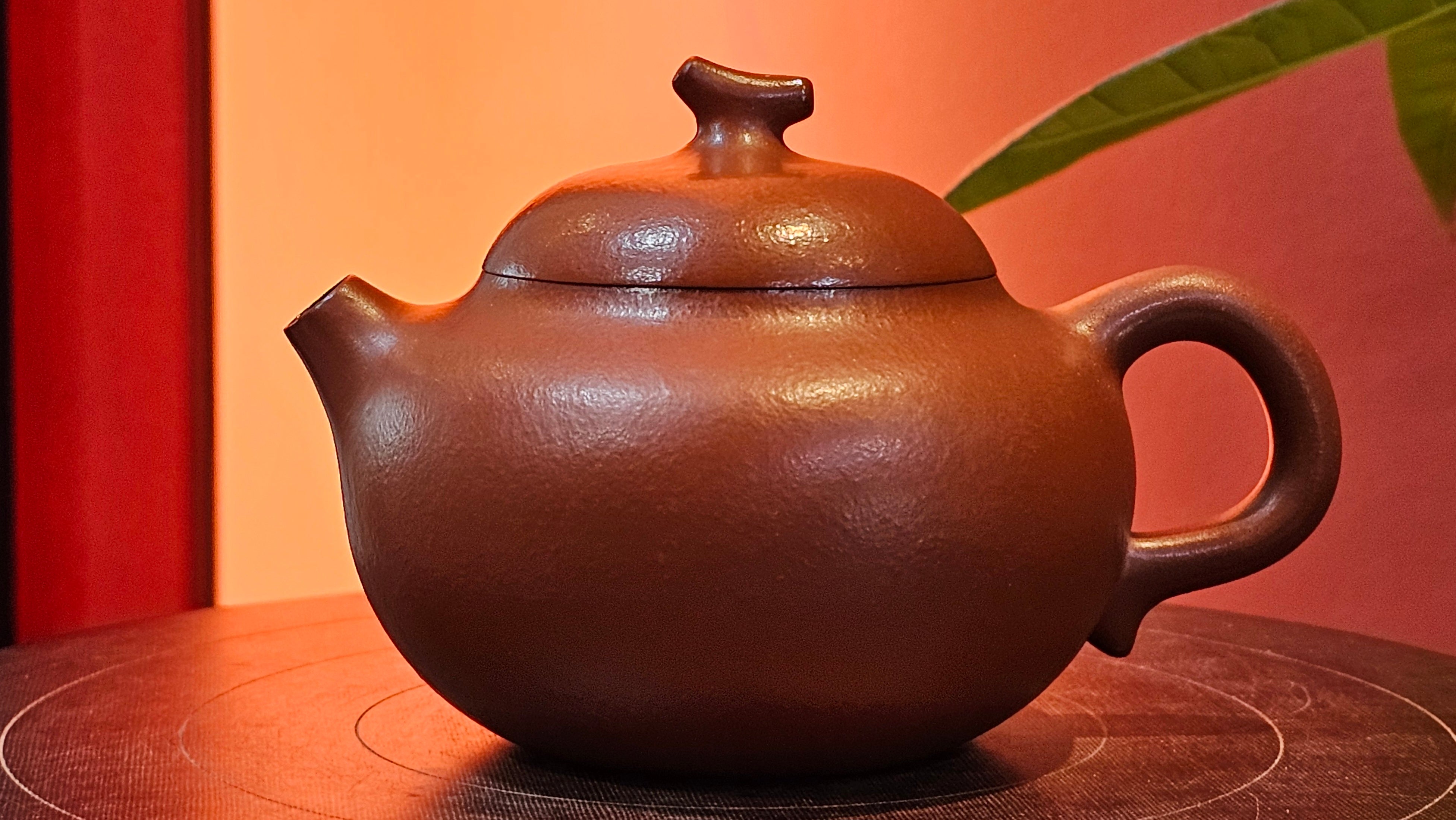 Qie Gua 茄瓜, 132.8ml, Xiao Mei Yao Zhu Ni 小煤窑朱泥,  by our Collaborative Craftsman Wang Hui 王慧, Poem Engraving by Craftsman 一德书 ~ Congratulations!to Mr D.D.! 2153hrs 27th August 2025! Jersey City, NJ!