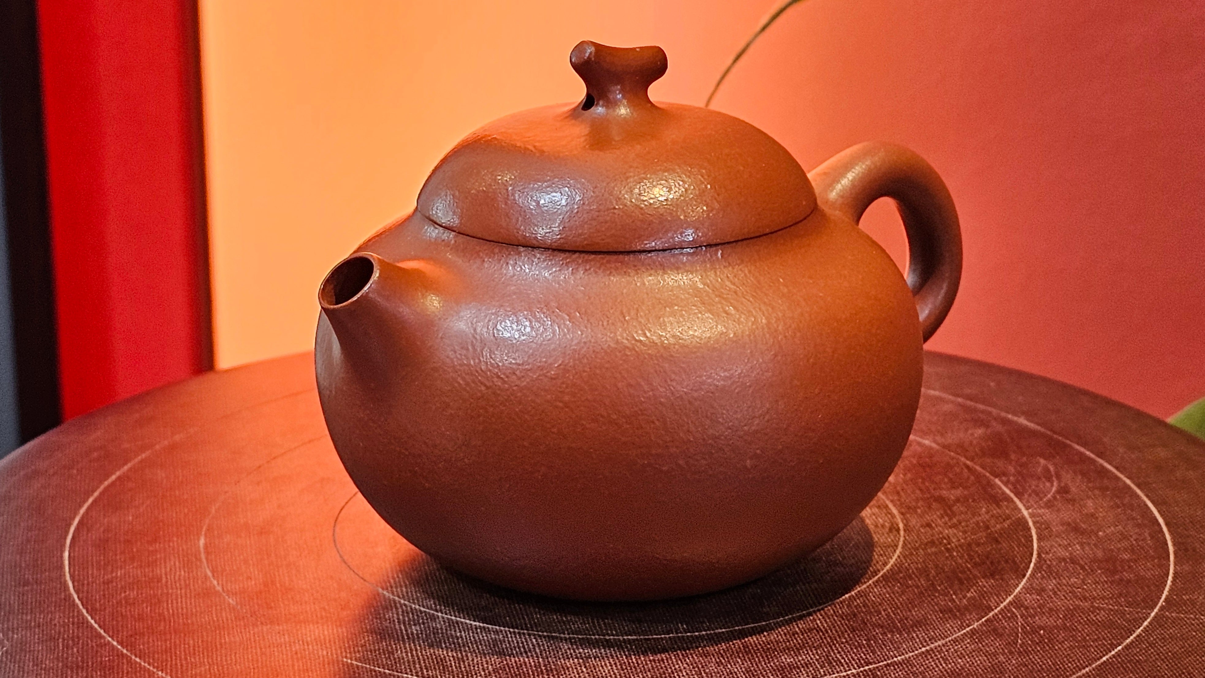 Qie Gua 茄瓜, 132.8ml, Xiao Mei Yao Zhu Ni 小煤窑朱泥,  by our Collaborative Craftsman Wang Hui 王慧, Poem Engraving by Craftsman 一德书 ~ Congratulations!to Mr D.D.! 2153hrs 27th August 2025! Jersey City, NJ!