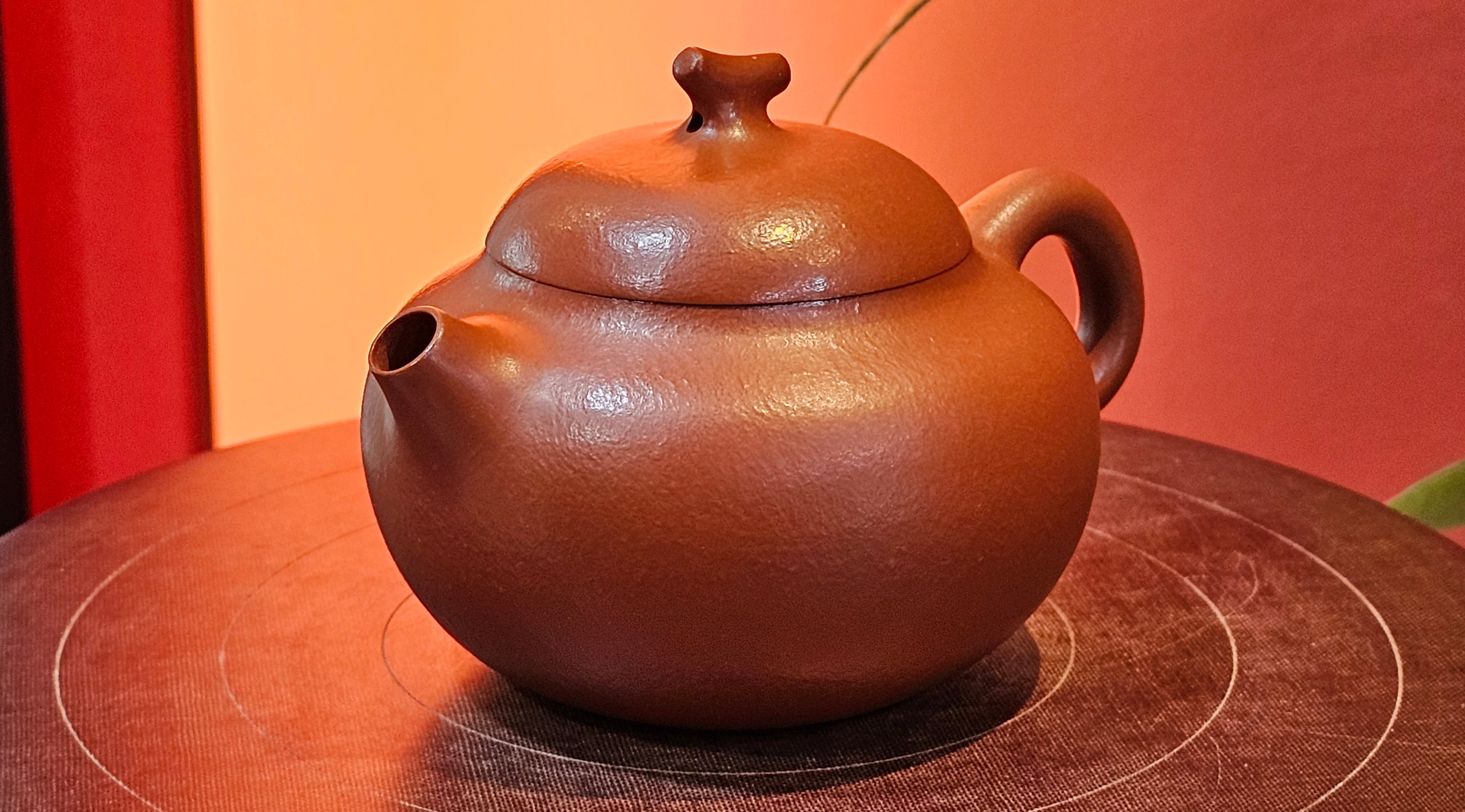 Qie Gua 茄瓜, 132.8ml, Xiao Mei Yao Zhu Ni 小煤窑朱泥,  by our Collaborative Craftsman Wang Hui 王慧, Poem Engraving by Craftsman 一德书 ~ Congratulations!to Mr D.D.! 2153hrs 27th August 2025! Jersey City, NJ!