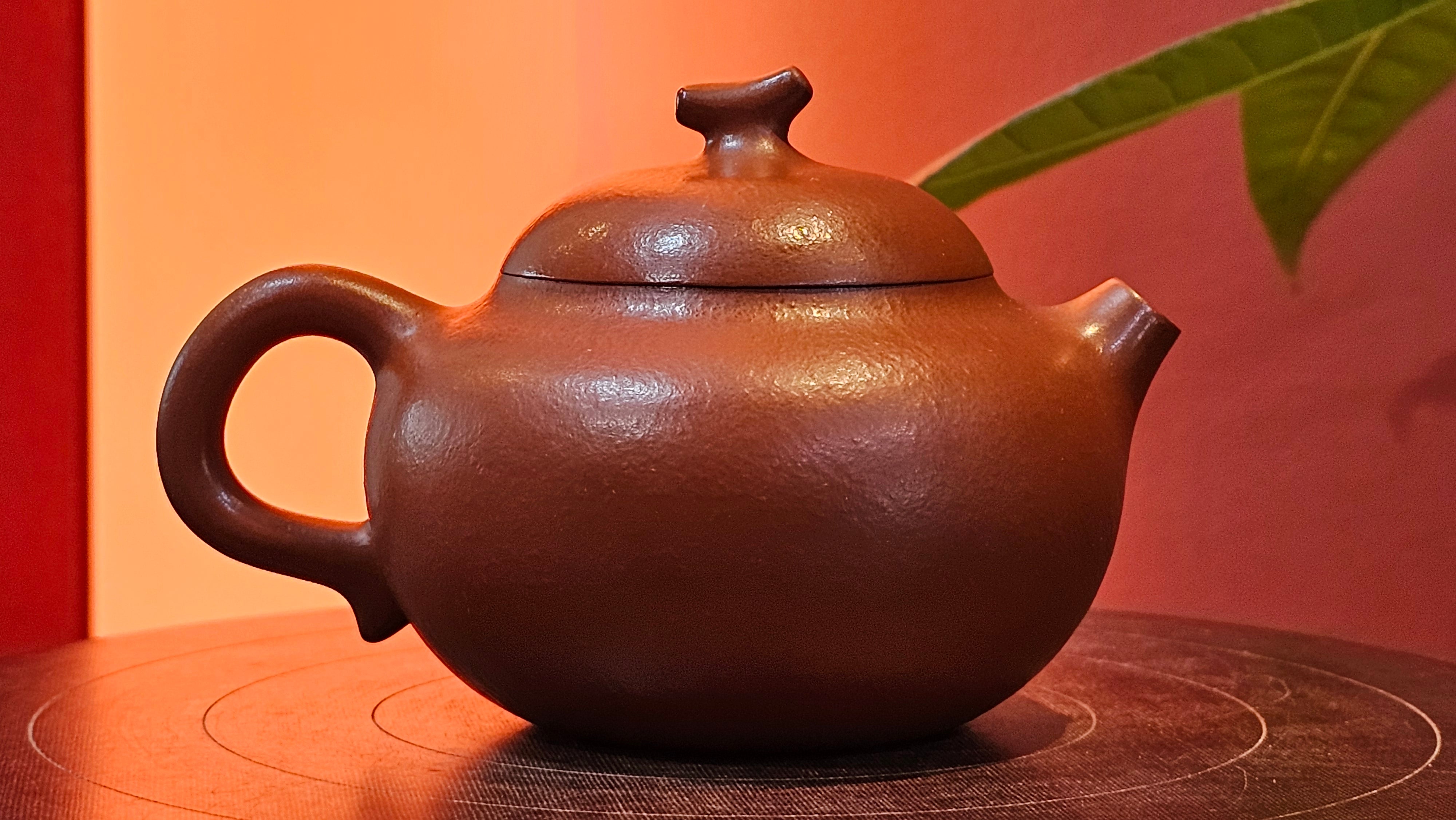 Qie Gua 茄瓜, 132.8ml, Xiao Mei Yao Zhu Ni 小煤窑朱泥,  by our Collaborative Craftsman Wang Hui 王慧, Poem Engraving by Craftsman 一德书 ~ Congratulations!to Mr D.D.! 2153hrs 27th August 2025! Jersey City, NJ!