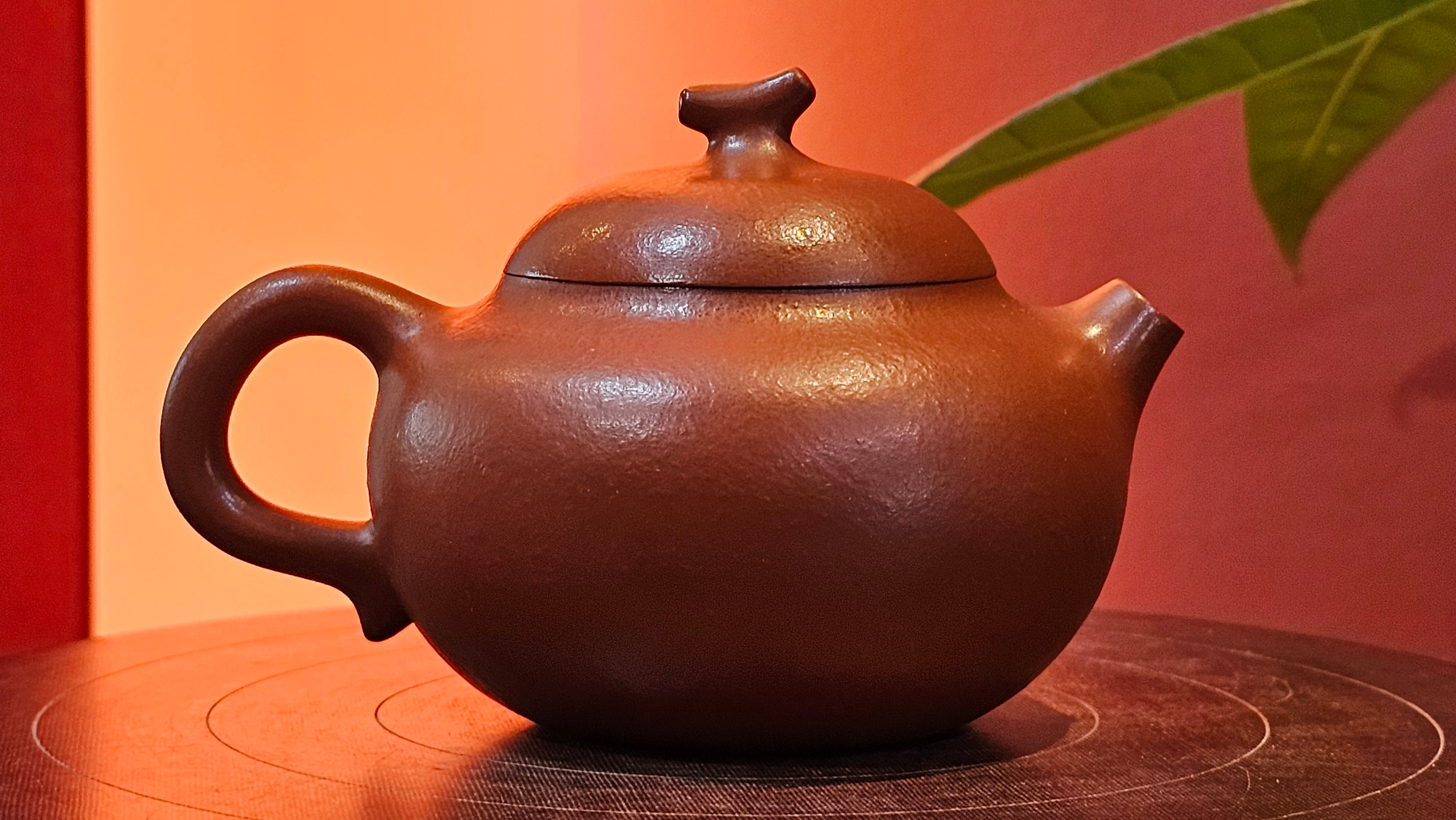 Qie Gua 茄瓜, 132.8ml, Xiao Mei Yao Zhu Ni 小煤窑朱泥,  by our Collaborative Craftsman Wang Hui 王慧, Poem Engraving by Craftsman 一德书 ~ Congratulations!to Mr D.D.! 2153hrs 27th August 2025! Jersey City, NJ!