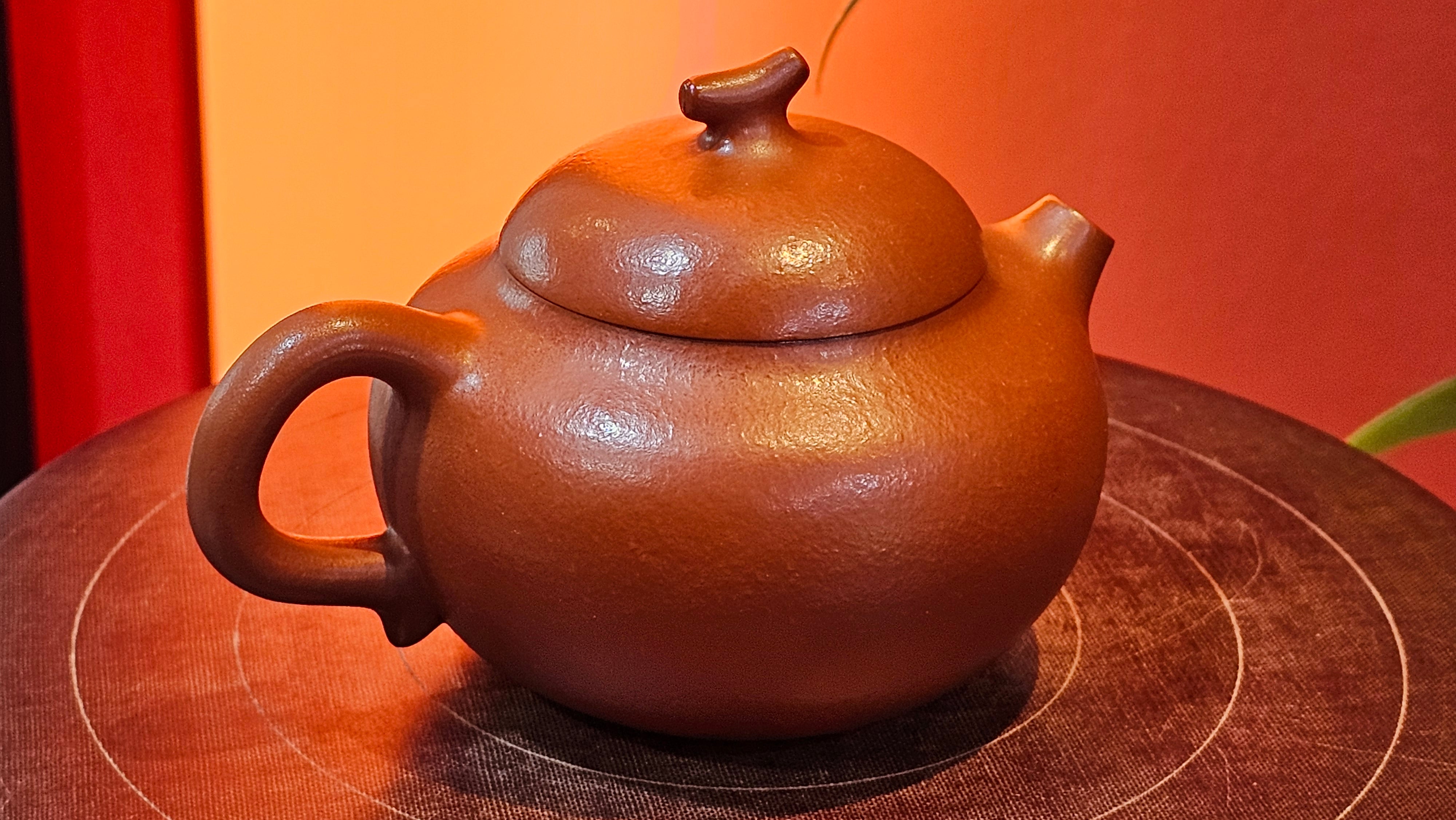 Qie Gua 茄瓜, 132.8ml, Xiao Mei Yao Zhu Ni 小煤窑朱泥,  by our Collaborative Craftsman Wang Hui 王慧, Poem Engraving by Craftsman 一德书 ~ Congratulations!to Mr D.D.! 2153hrs 27th August 2025! Jersey City, NJ!