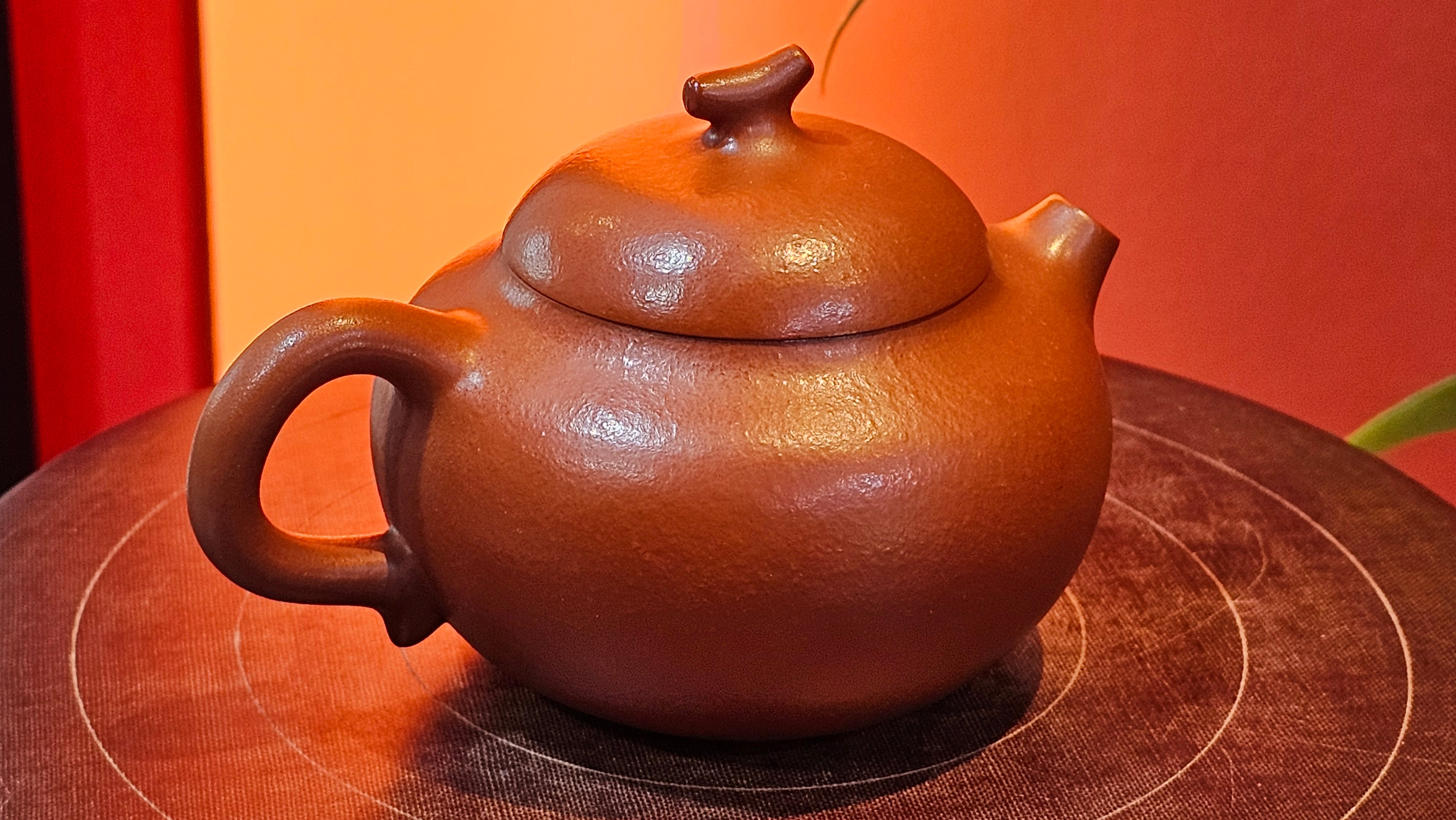 Qie Gua 茄瓜, 132.8ml, Xiao Mei Yao Zhu Ni 小煤窑朱泥,  by our Collaborative Craftsman Wang Hui 王慧, Poem Engraving by Craftsman 一德书 ~ Congratulations!to Mr D.D.! 2153hrs 27th August 2025! Jersey City, NJ!