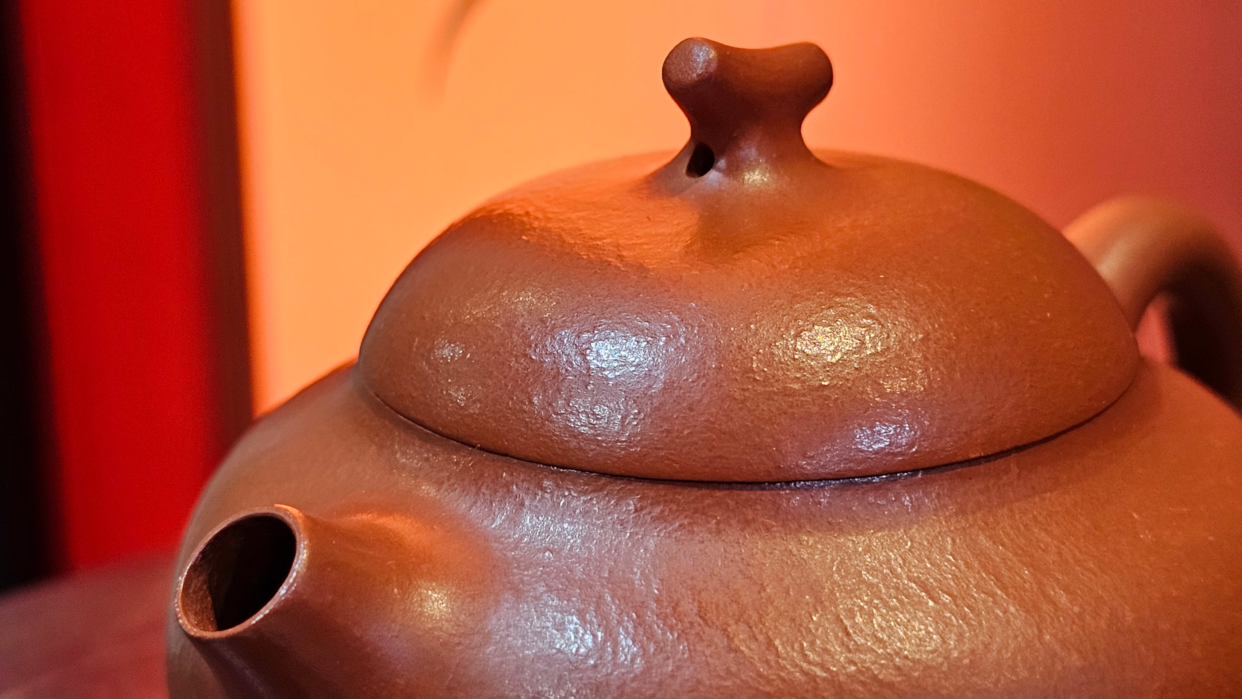 Qie Gua 茄瓜, 132.8ml, Xiao Mei Yao Zhu Ni 小煤窑朱泥,  by our Collaborative Craftsman Wang Hui 王慧, Poem Engraving by Craftsman 一德书 ~ Congratulations!to Mr D.D.! 2153hrs 27th August 2025! Jersey City, NJ!