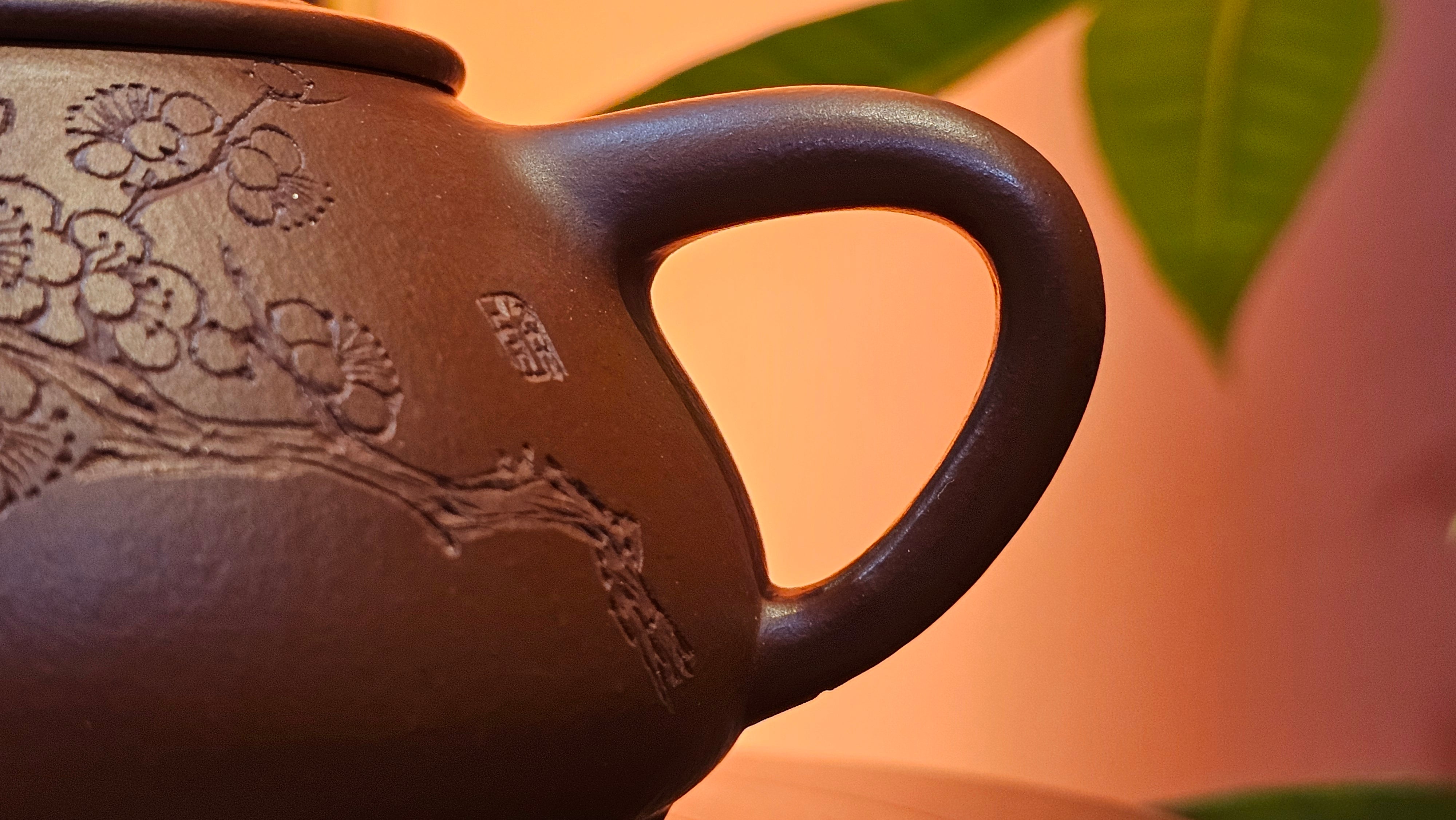 Jing Zhou Shi Piao 景舟石瓢, 257.3ml, Xiao Mei Yao Zhu Ni 小煤窑朱泥, by Craftsman Wang Xing 王兴; "暗香疏影" and Plum Blossoms Engraving by Craftsman Yi De Shu 一德书 ~ Congratulations to Mr K.F.! 1455hrs 17th August 2025, Chamblee, GA!