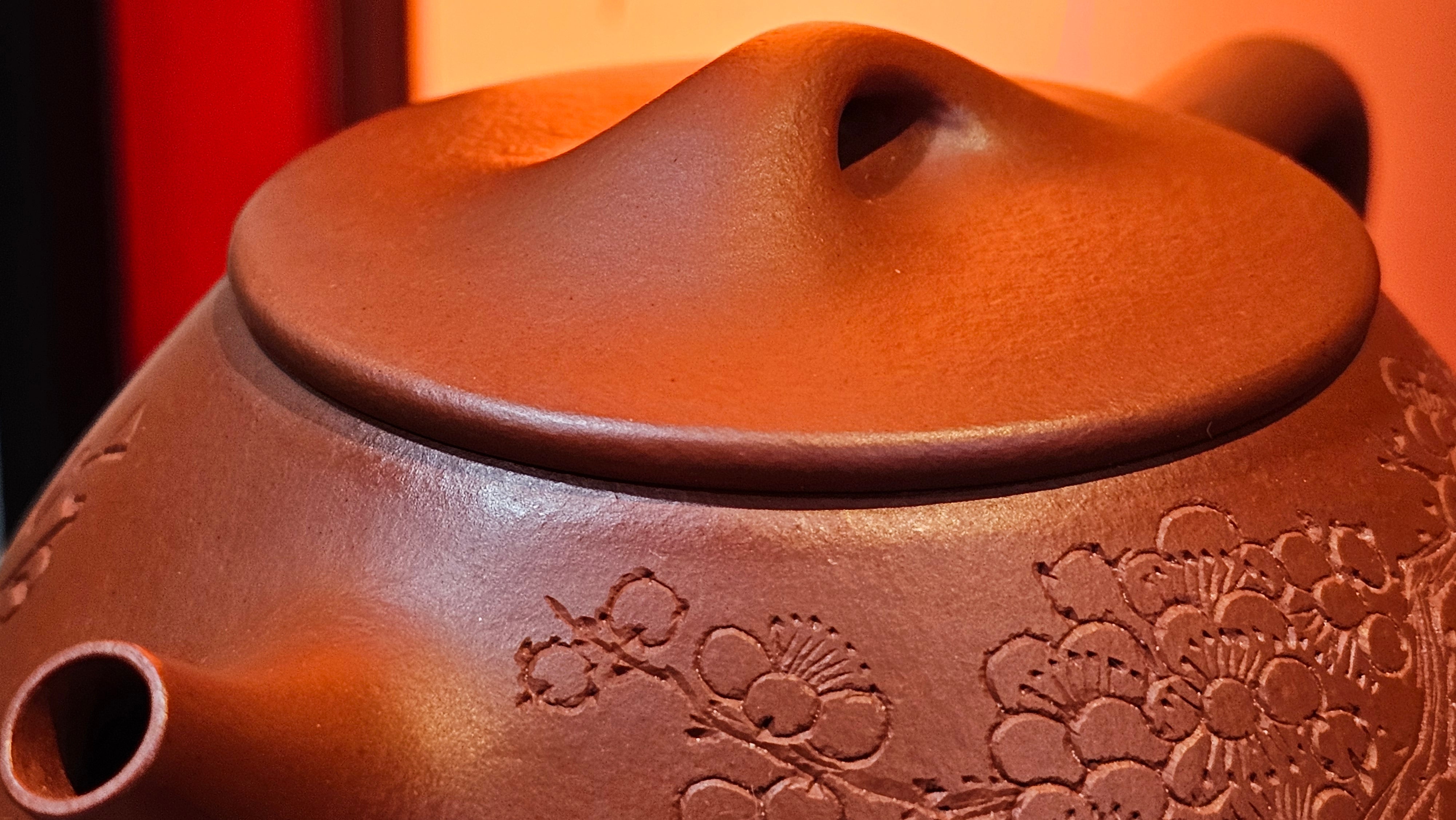 Jing Zhou Shi Piao 景舟石瓢, 257.3ml, Xiao Mei Yao Zhu Ni 小煤窑朱泥, by Craftsman Wang Xing 王兴; "暗香疏影" and Plum Blossoms Engraving by Craftsman Yi De Shu 一德书 ~ Congratulations to Mr K.F.! 1455hrs 17th August 2025, Chamblee, GA!