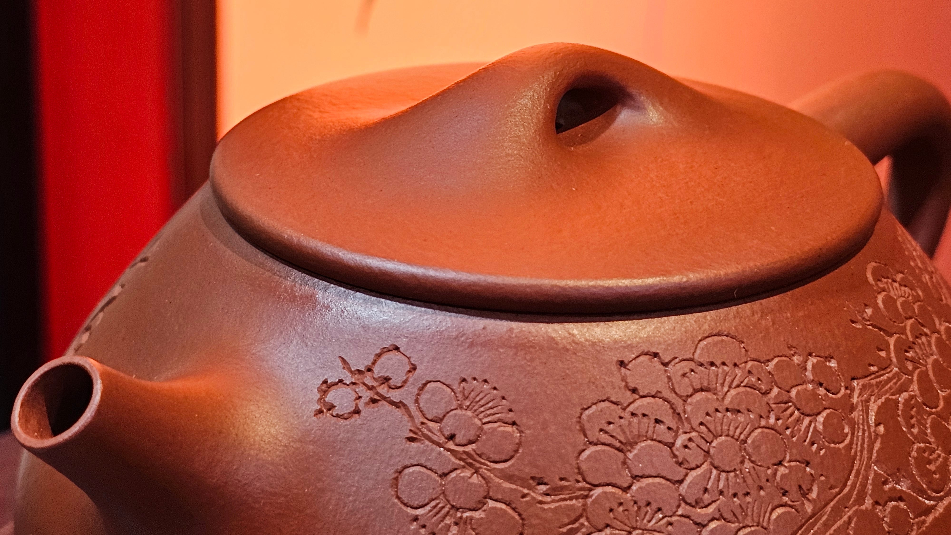 Jing Zhou Shi Piao 景舟石瓢, 257.3ml, Xiao Mei Yao Zhu Ni 小煤窑朱泥, by Craftsman Wang Xing 王兴; "暗香疏影" and Plum Blossoms Engraving by Craftsman Yi De Shu 一德书 ~ Congratulations to Mr K.F.! 1455hrs 17th August 2025, Chamblee, GA!