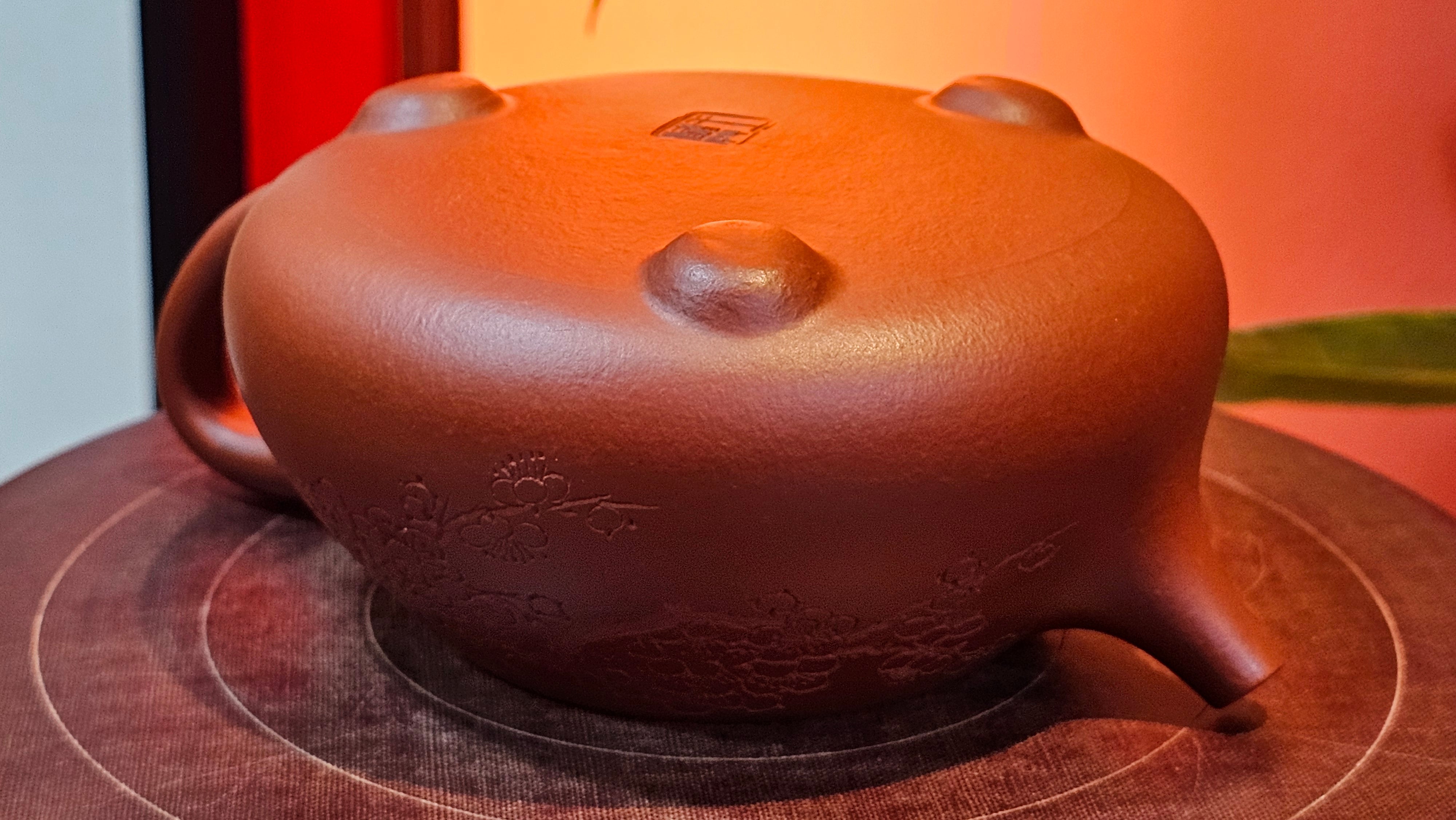 Jing Zhou Shi Piao 景舟石瓢, 257.3ml, Xiao Mei Yao Zhu Ni 小煤窑朱泥, by Craftsman Wang Xing 王兴; "暗香疏影" and Plum Blossoms Engraving by Craftsman Yi De Shu 一德书 ~ Congratulations to Mr K.F.! 1455hrs 17th August 2025, Chamblee, GA!