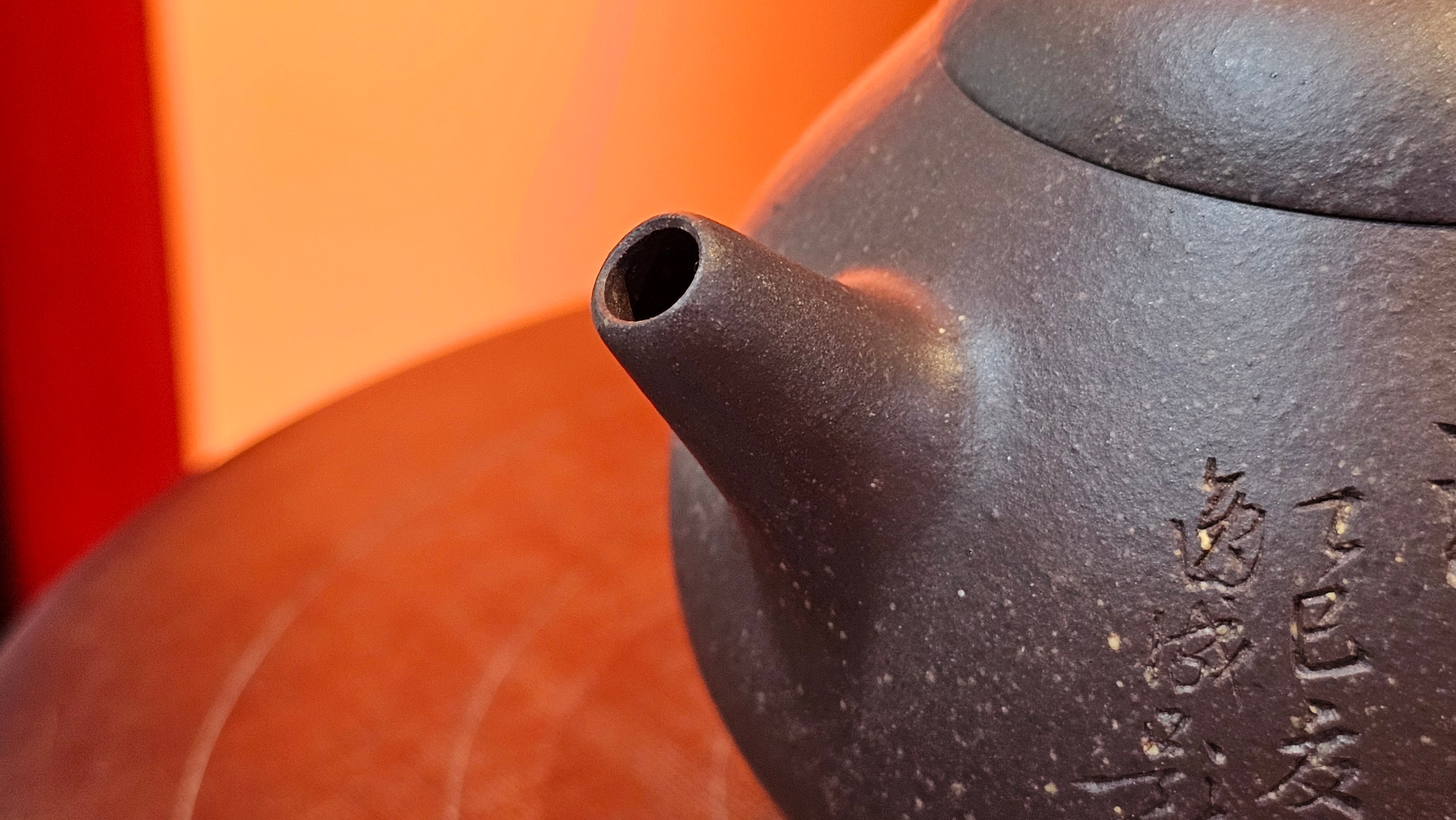 Du Zhi Hu《笃志壶》, 175.1ml, Hei Zi Ni 黑紫泥, by our Craftsman Zhang Huan 张欢, Calligraphy and Plum Blossoms Engraving by Craftsman Yi Cheng 逸成 ~ Congratulations!to Mr T.J.! 0909hrs 17th August 2025, Oulu! Finland 🇫🇮.