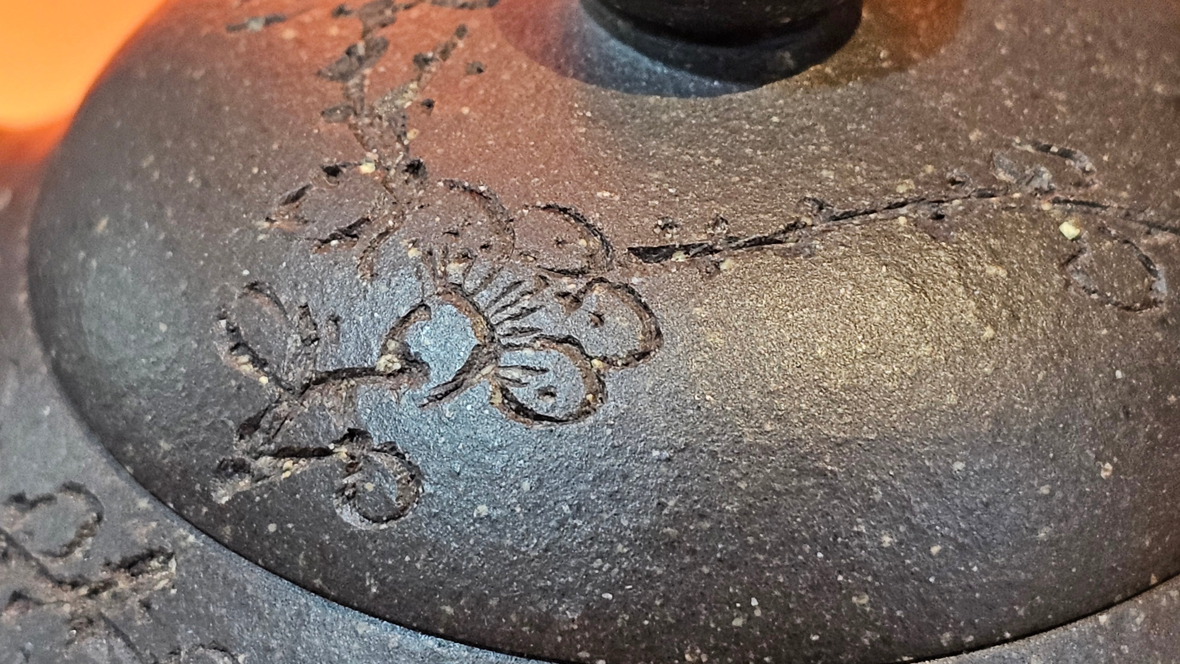 Du Zhi Hu《笃志壶》, 175.1ml, Hei Zi Ni 黑紫泥, by our Craftsman Zhang Huan 张欢, Calligraphy and Plum Blossoms Engraving by Craftsman Yi Cheng 逸成 ~ Congratulations!to Mr T.J.! 0909hrs 17th August 2025, Oulu! Finland 🇫🇮.