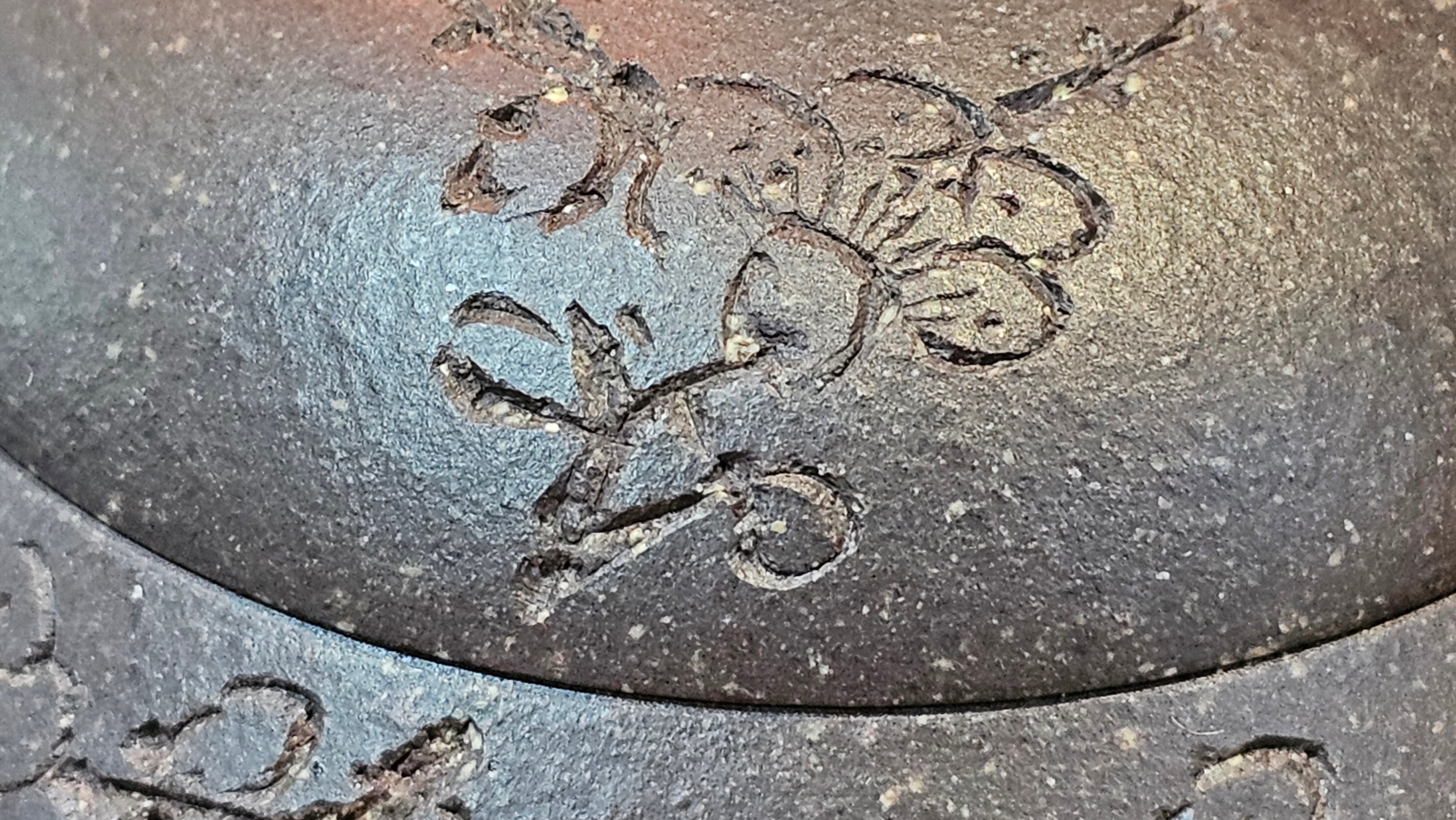 Du Zhi Hu《笃志壶》, 175.1ml, Hei Zi Ni 黑紫泥, by our Craftsman Zhang Huan 张欢, Calligraphy and Plum Blossoms Engraving by Craftsman Yi Cheng 逸成 ~ Congratulations!to Mr T.J.! 0909hrs 17th August 2025, Oulu! Finland 🇫🇮.