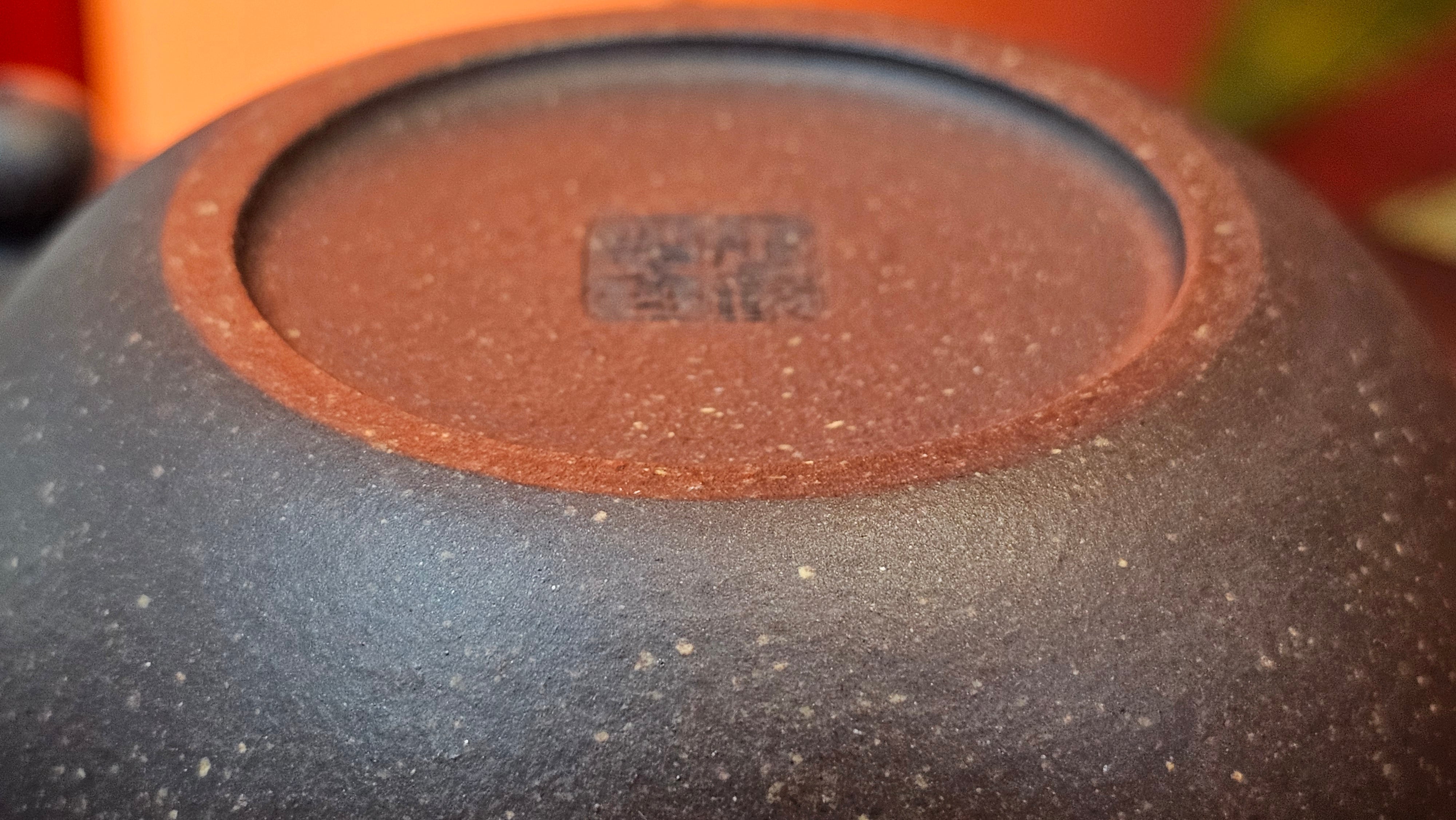 Du Zhi Hu《笃志壶》, 175.1ml, Hei Zi Ni 黑紫泥, by our Craftsman Zhang Huan 张欢, Calligraphy and Plum Blossoms Engraving by Craftsman Yi Cheng 逸成 ~ Congratulations!to Mr T.J.! 0909hrs 17th August 2025, Oulu! Finland 🇫🇮.