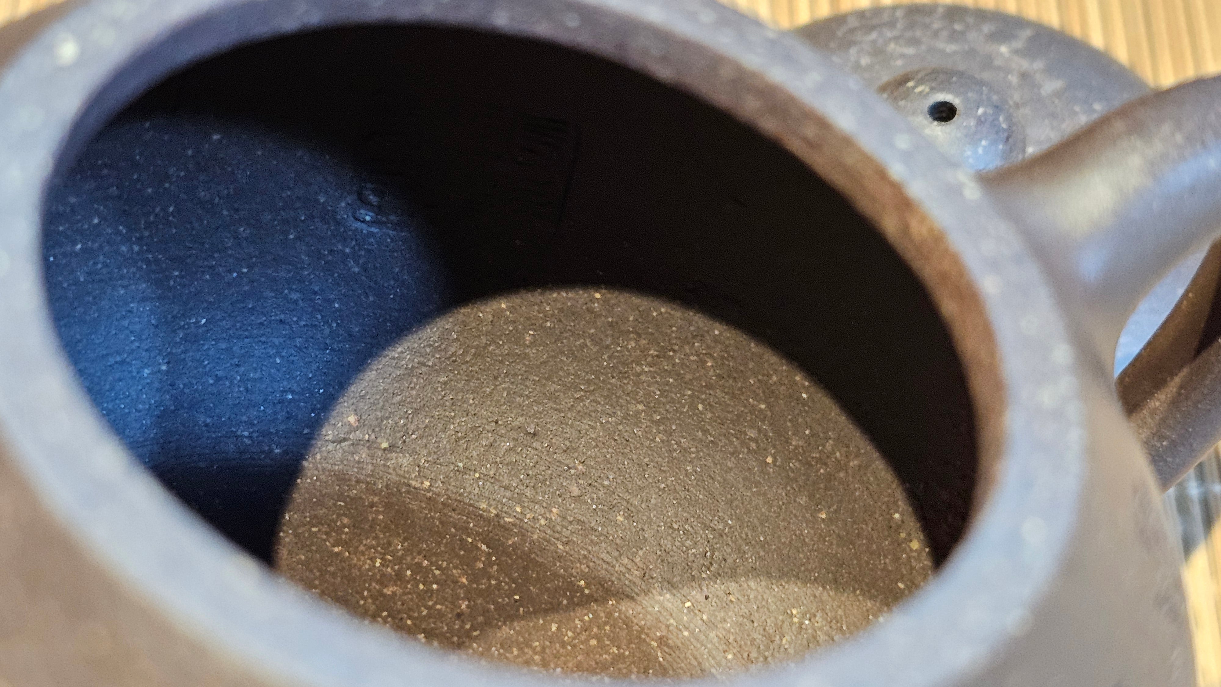 Du Zhi Hu《笃志壶》, 175.1ml, Hei Zi Ni 黑紫泥, by our Craftsman Zhang Huan 张欢, Calligraphy and Plum Blossoms Engraving by Craftsman Yi Cheng 逸成 ~ Congratulations!to Mr T.J.! 0909hrs 17th August 2025, Oulu! Finland 🇫🇮.