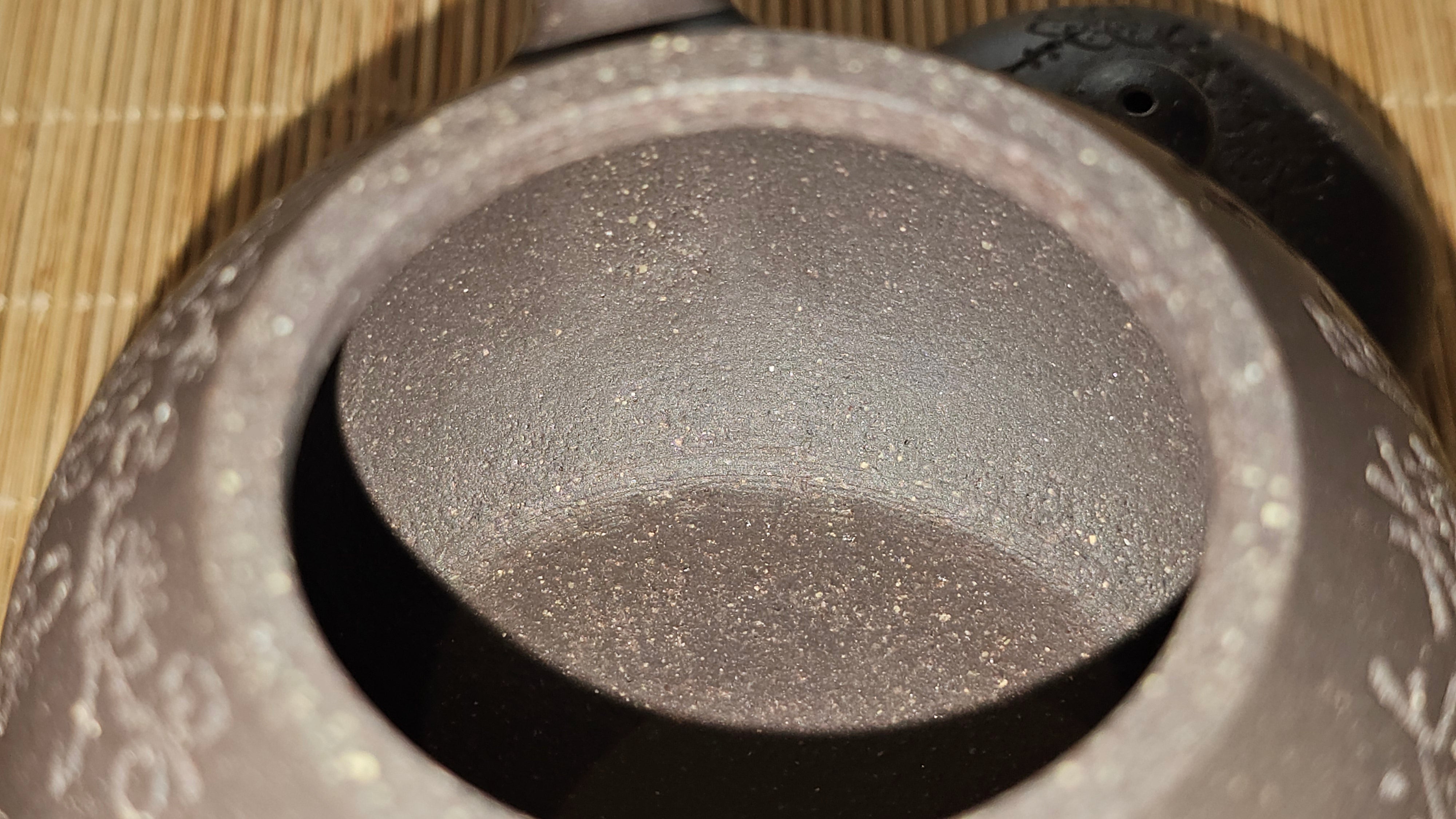 Du Zhi Hu《笃志壶》, 175.1ml, Hei Zi Ni 黑紫泥, by our Craftsman Zhang Huan 张欢, Calligraphy and Plum Blossoms Engraving by Craftsman Yi Cheng 逸成 ~ Congratulations!to Mr T.J.! 0909hrs 17th August 2025, Oulu! Finland 🇫🇮.