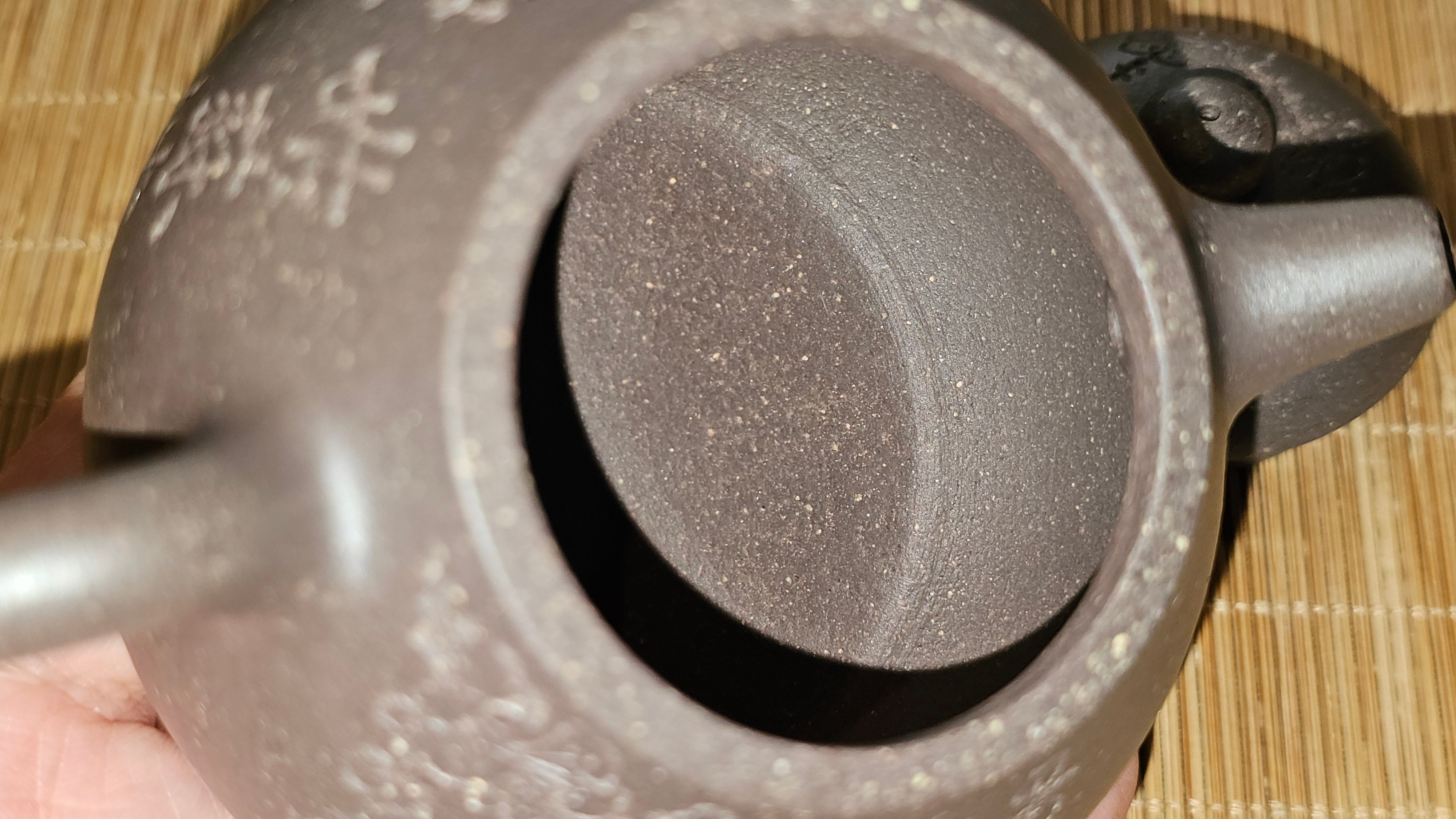 Du Zhi Hu《笃志壶》, 175.1ml, Hei Zi Ni 黑紫泥, by our Craftsman Zhang Huan 张欢, Calligraphy and Plum Blossoms Engraving by Craftsman Yi Cheng 逸成 ~ Congratulations!to Mr T.J.! 0909hrs 17th August 2025, Oulu! Finland 🇫🇮.