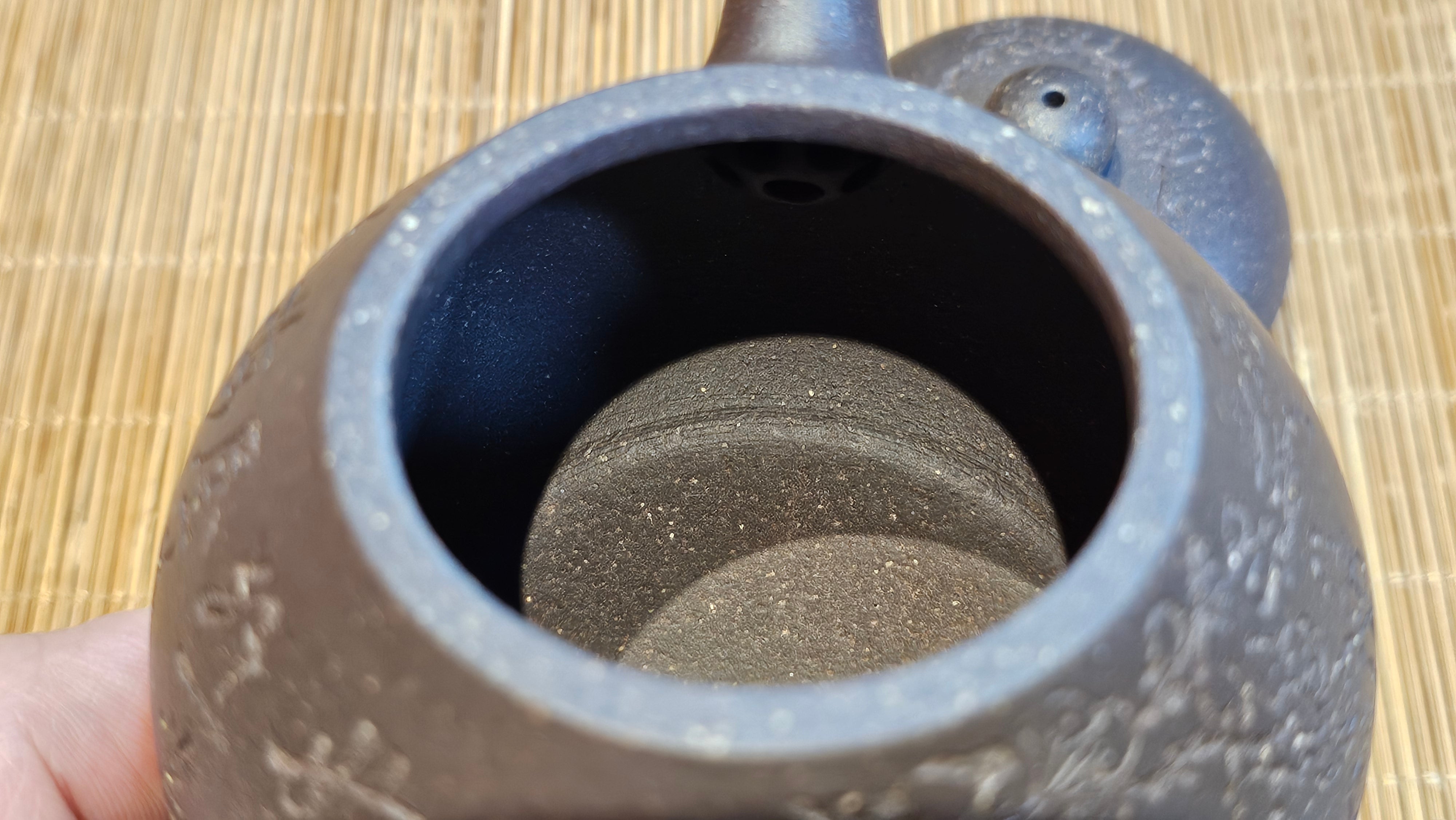 Du Zhi Hu《笃志壶》, 175.1ml, Hei Zi Ni 黑紫泥, by our Craftsman Zhang Huan 张欢, Calligraphy and Plum Blossoms Engraving by Craftsman Yi Cheng 逸成 ~ Congratulations!to Mr T.J.! 0909hrs 17th August 2025, Oulu! Finland 🇫🇮.