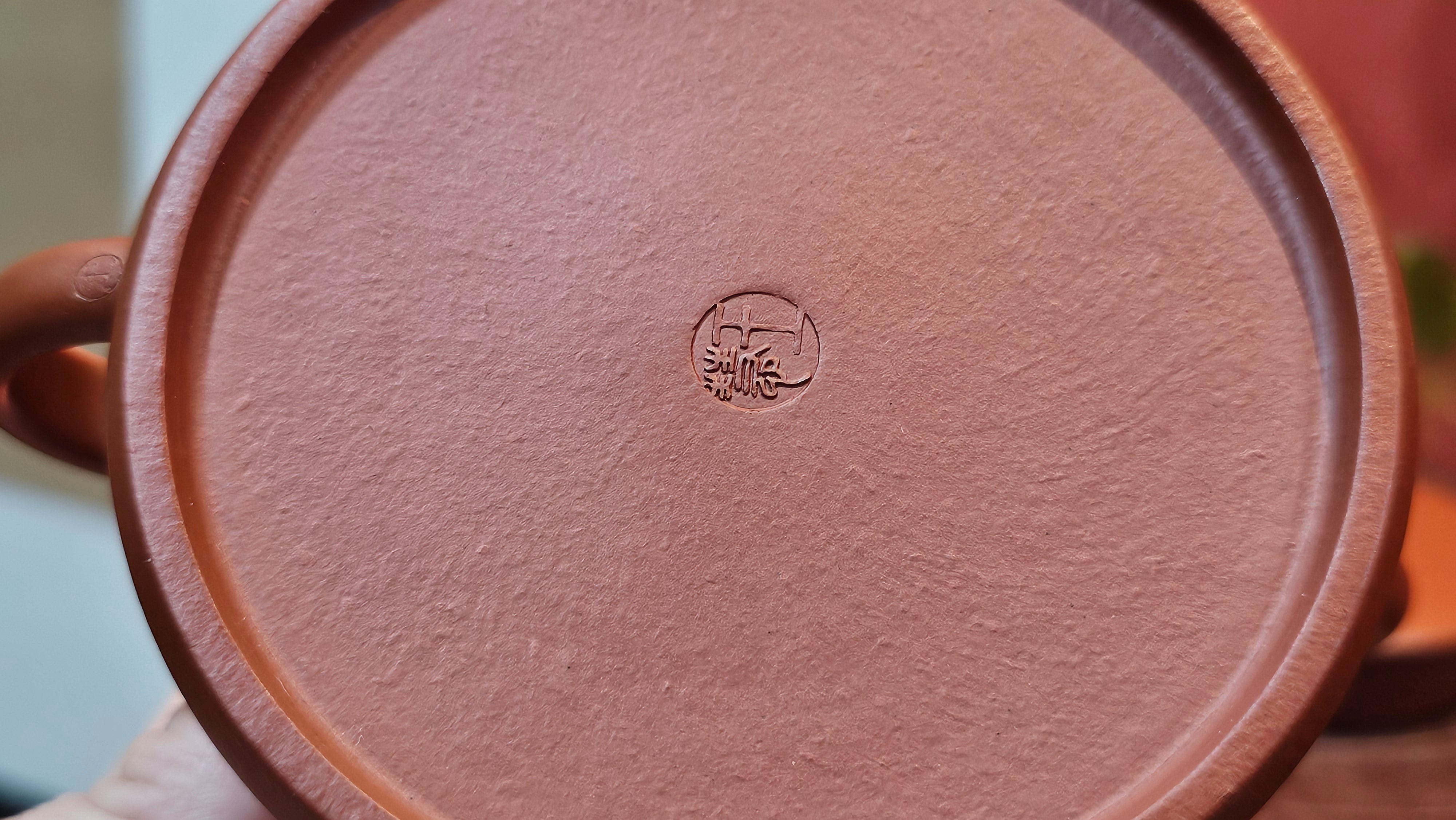 Yun Zhu 云柱 "Pillar of the Heavens", 133.3ml, Xiao Mei Yao Zhu Ni, by Craftsman Wang Hui 王慧 ~ "劲竹凌风" and Bamboo Engraving by Craftsman Yi De Shu 一德书 ~ Congratulations to Mr A.S.! 1421hrs 20th August 2025! Tao Yuan City!♥️