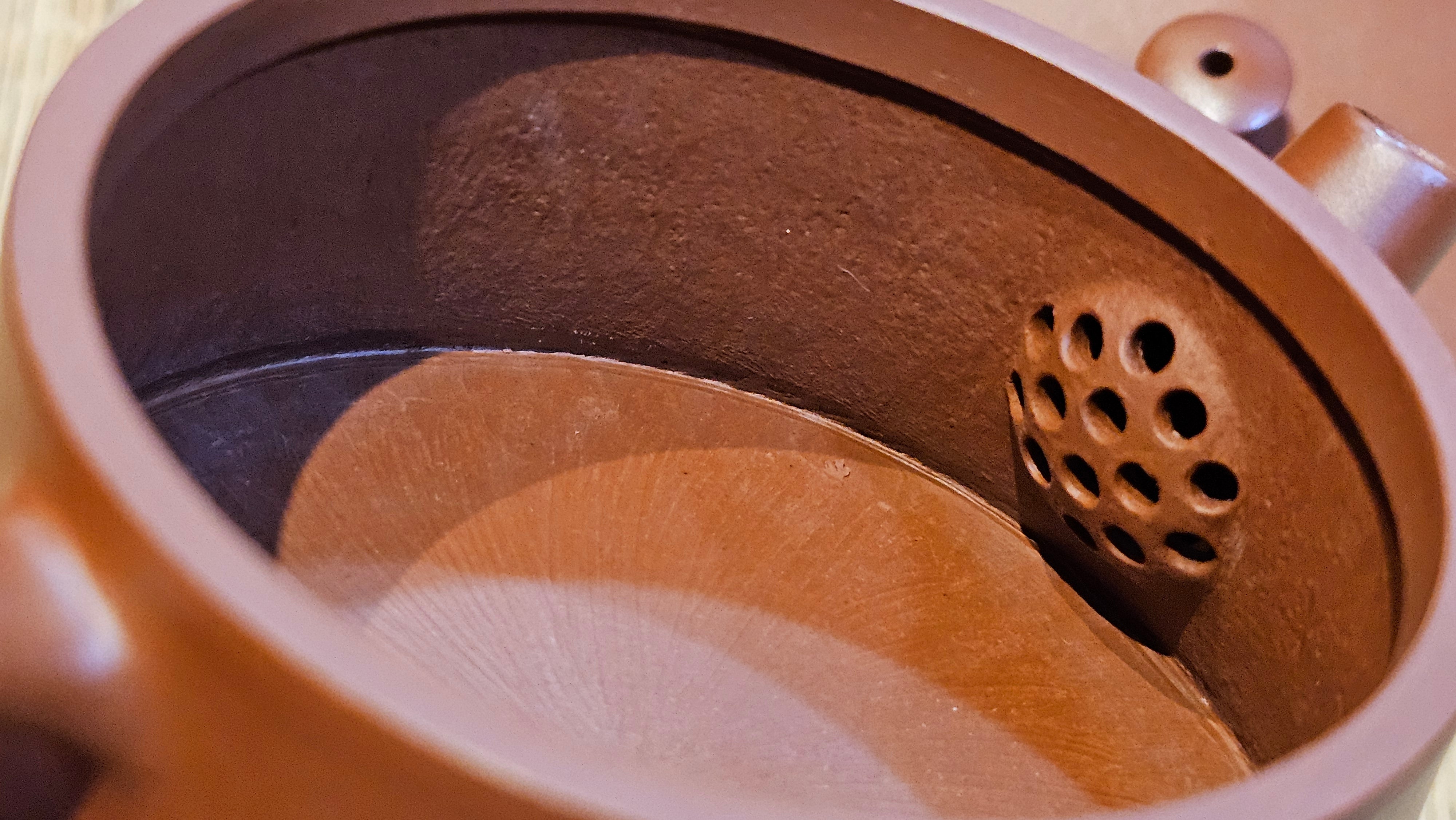 Yun Zhu 云柱 "Pillar of the Heavens", 133.3ml, Xiao Mei Yao Zhu Ni, by Craftsman Wang Hui 王慧 ~ "劲竹凌风" and Bamboo Engraving by Craftsman Yi De Shu 一德书 ~ Congratulations to Mr A.S.! 1421hrs 20th August 2025! Tao Yuan City!♥️