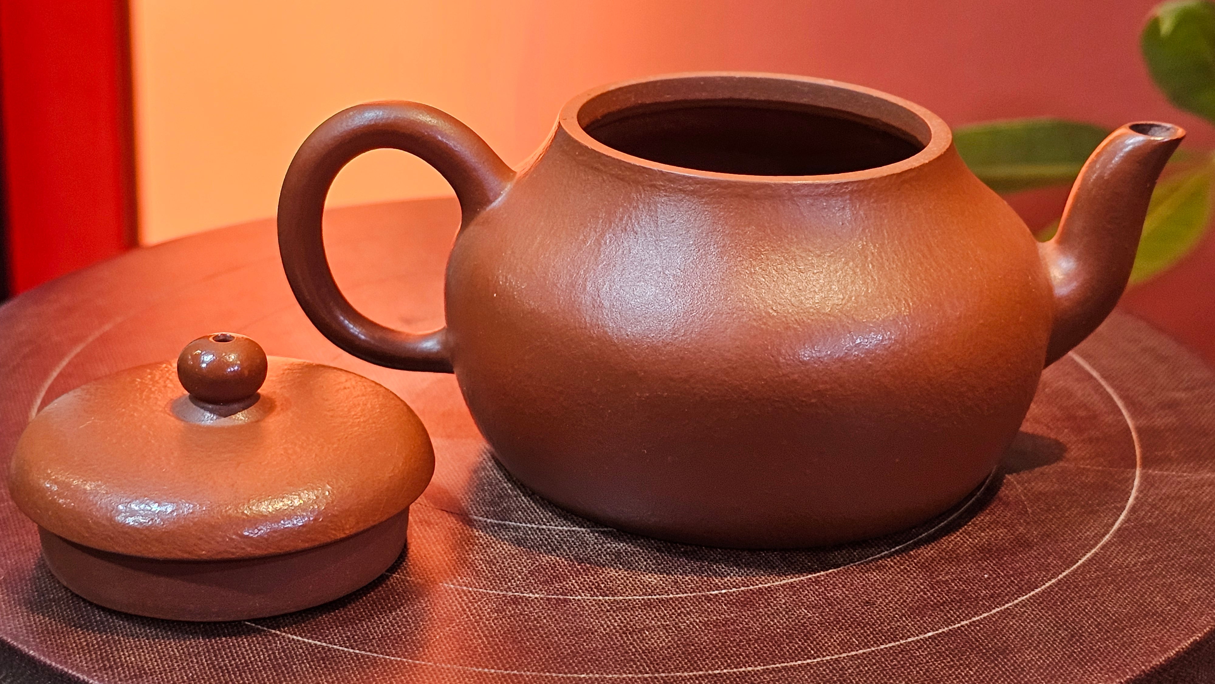 Jun De 君德, 123.4ml, Xiao Mei Yao Zhu Ni 小煤窑朱泥,  by our Collaborative Senior Craftsman Chen Yue Fei 陈跃飞 ~ Congratulations!to Mr E.C.G.! 2023hrs 13th Sept 2025! Singapore🇸🇬!