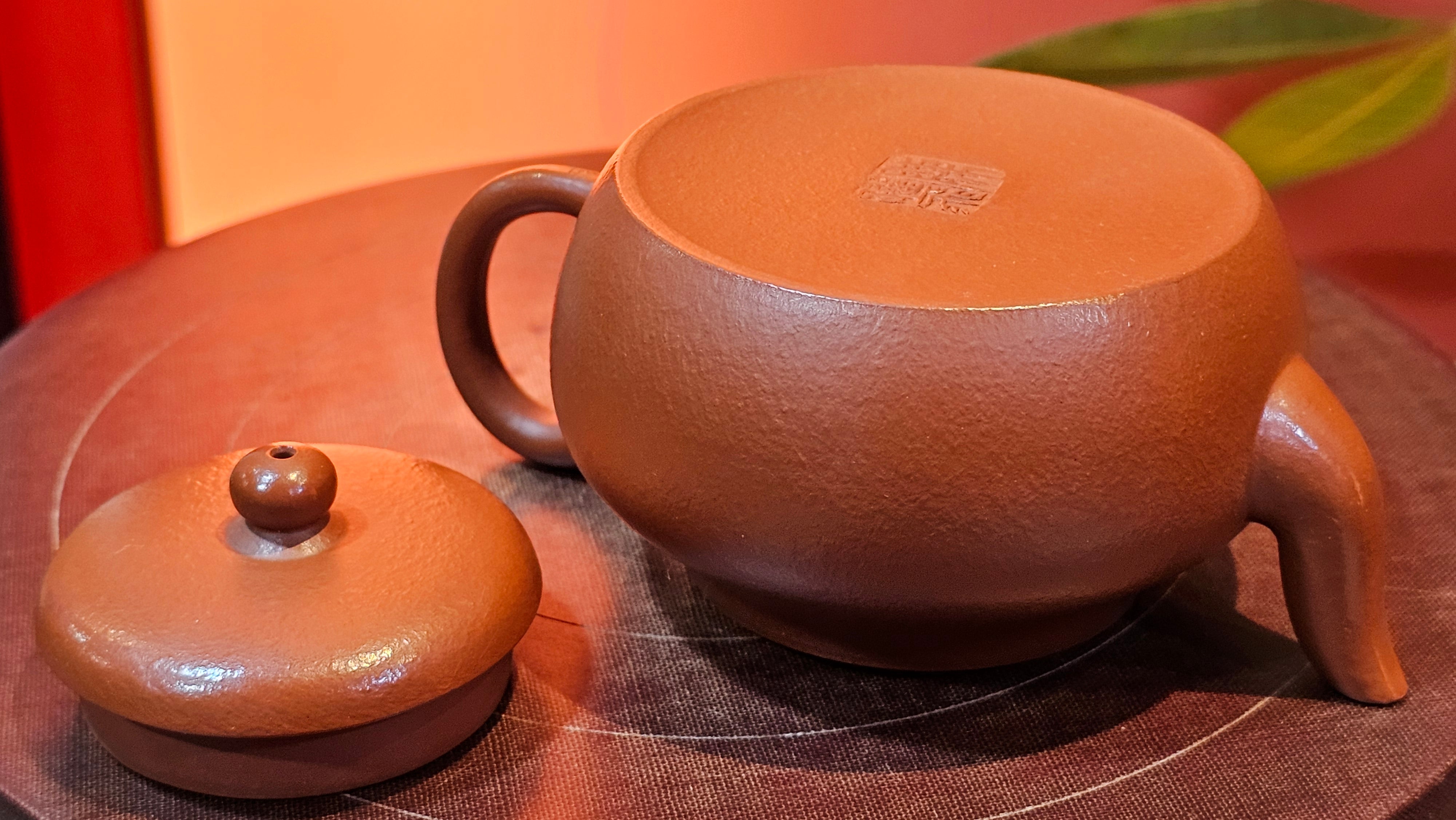 Jun De 君德, 123.4ml, Xiao Mei Yao Zhu Ni 小煤窑朱泥,  by our Collaborative Senior Craftsman Chen Yue Fei 陈跃飞 ~ Congratulations!to Mr E.C.G.! 2023hrs 13th Sept 2025! Singapore🇸🇬!