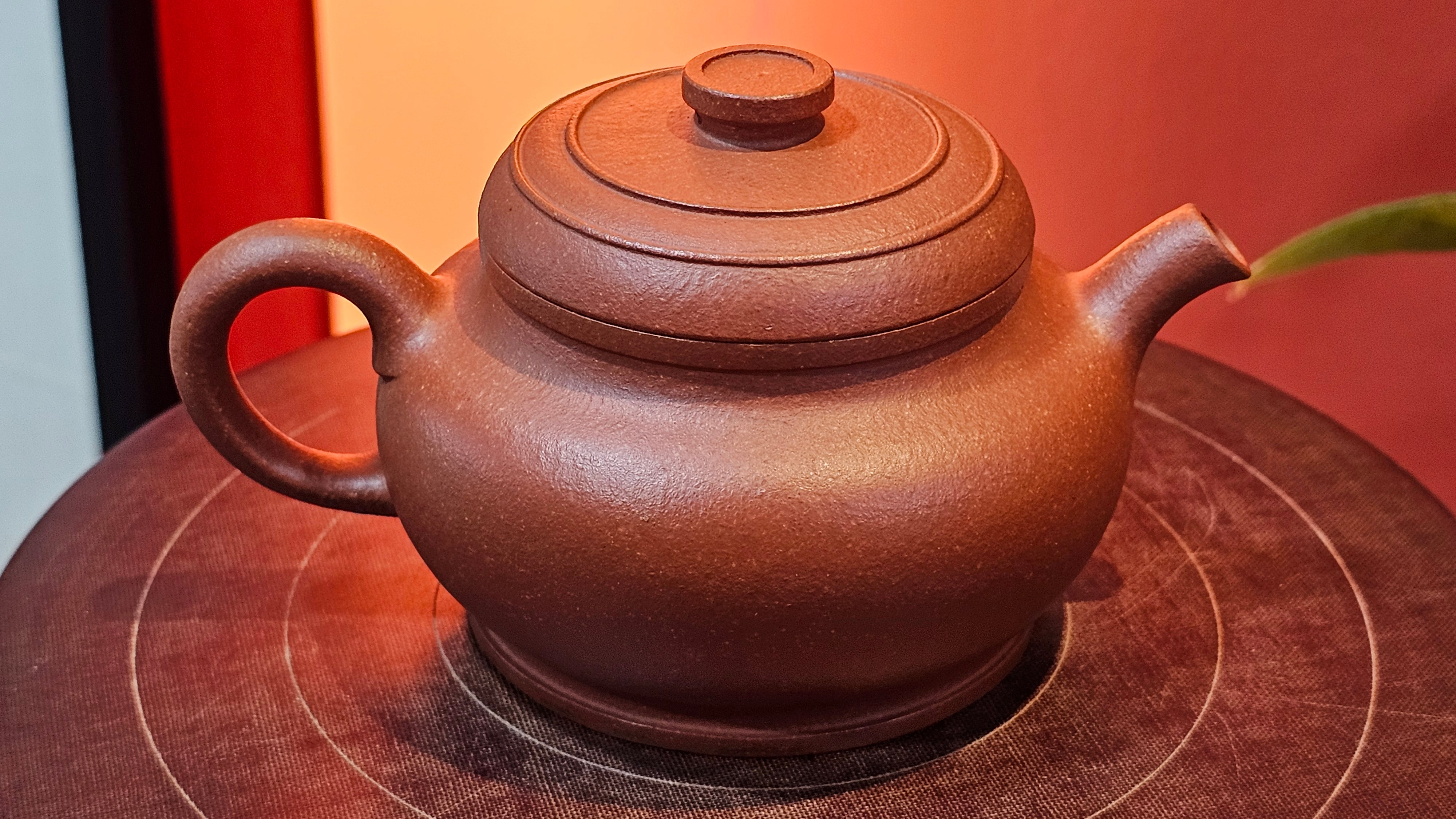 Song Jin Hu《颂金壶》, 156.5ml, Hong Jiang Po Ni 红降坡泥, by Craftsman Chen Gui Zhi 陈桂枝。(Red JiangPoNi rarer than Yellow JiangPoNi, XiaoMeiYao & ZhaoZhuang ZhuNi) ~!Congratulations to Ms A.R.! 0926hrs 19th Sept 2025, Ipswich! U.K.🇬🇧.