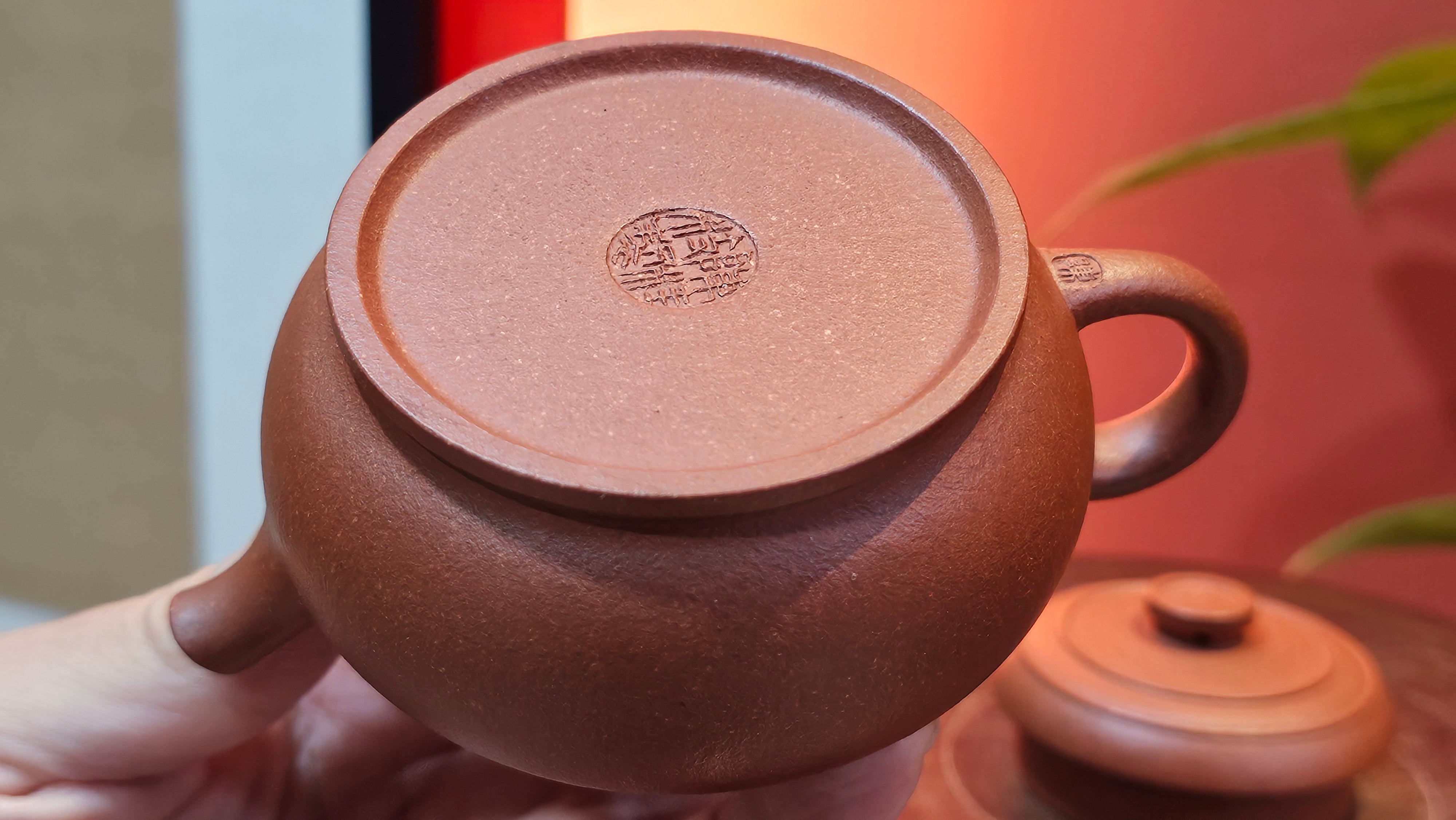 Song Jin Hu《颂金壶》, 156.5ml, Hong Jiang Po Ni 红降坡泥, by Craftsman Chen Gui Zhi 陈桂枝。(Red JiangPoNi rarer than Yellow JiangPoNi, XiaoMeiYao & ZhaoZhuang ZhuNi) ~!Congratulations to Ms A.R.! 0926hrs 19th Sept 2025, Ipswich! U.K.🇬🇧.