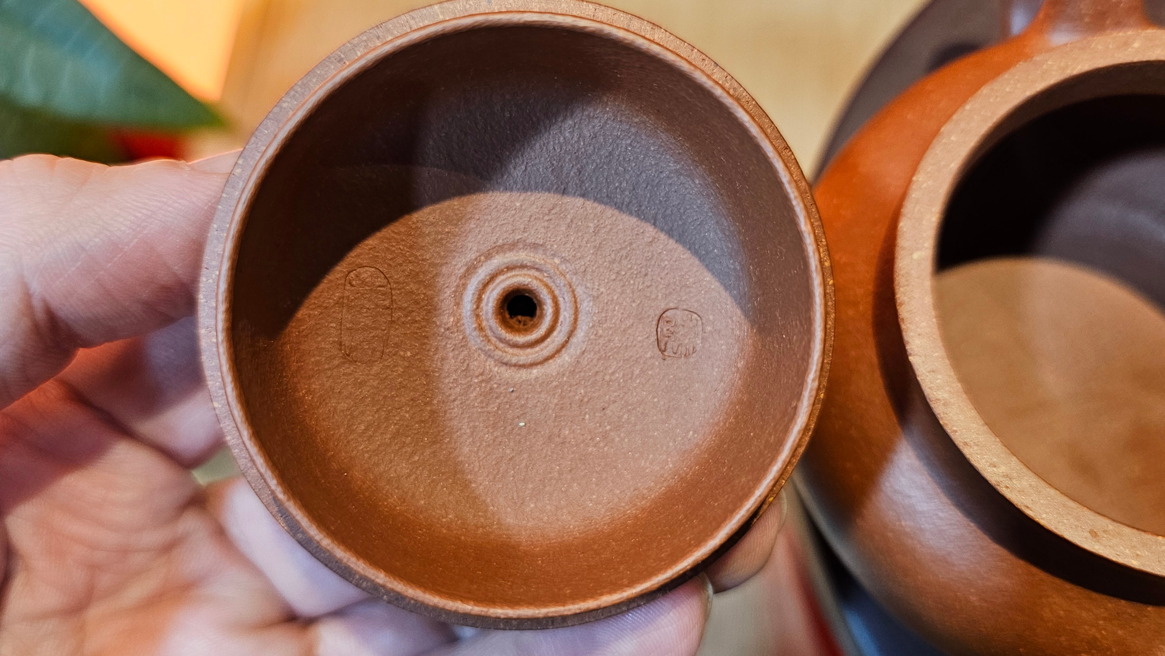 Song Jin Hu《颂金壶》, 156.5ml, Hong Jiang Po Ni 红降坡泥, by Craftsman Chen Gui Zhi 陈桂枝。(Red JiangPoNi rarer than Yellow JiangPoNi, XiaoMeiYao & ZhaoZhuang ZhuNi) ~!Congratulations to Ms A.R.! 0926hrs 19th Sept 2025, Ipswich! U.K.🇬🇧.