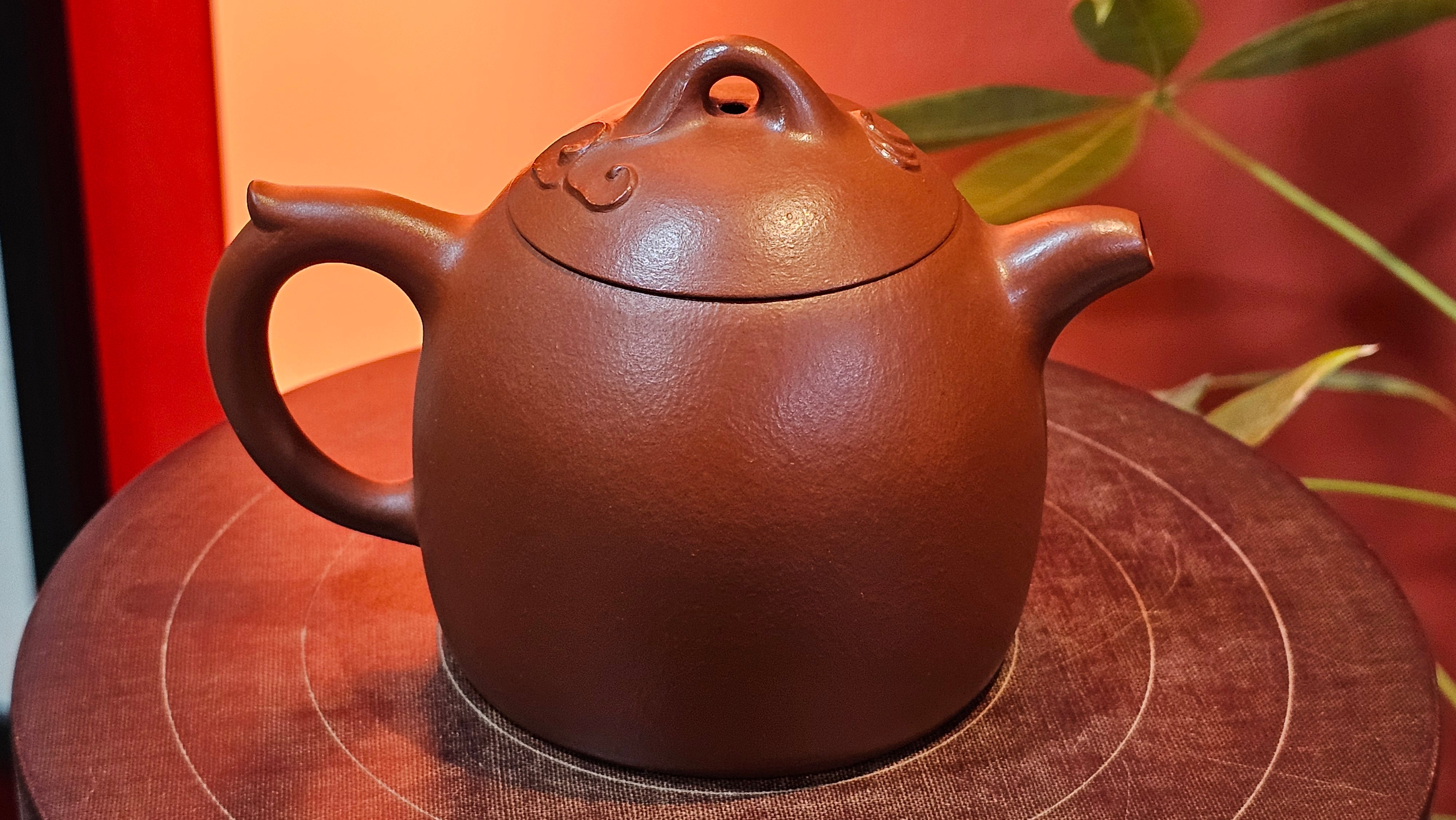 Qin Quan 秦权, with Oriental Clouds Embellishments 云朵贴花工艺, 193.3ml, Xiao Mei Yao Zhu Ni , by Craftsman Chen Yue Fei 陈跃飞 ~!Congratulations to Ms N.C., 0128hrs 22nd August 2025! Los Baños, The Philippines🇵🇭!